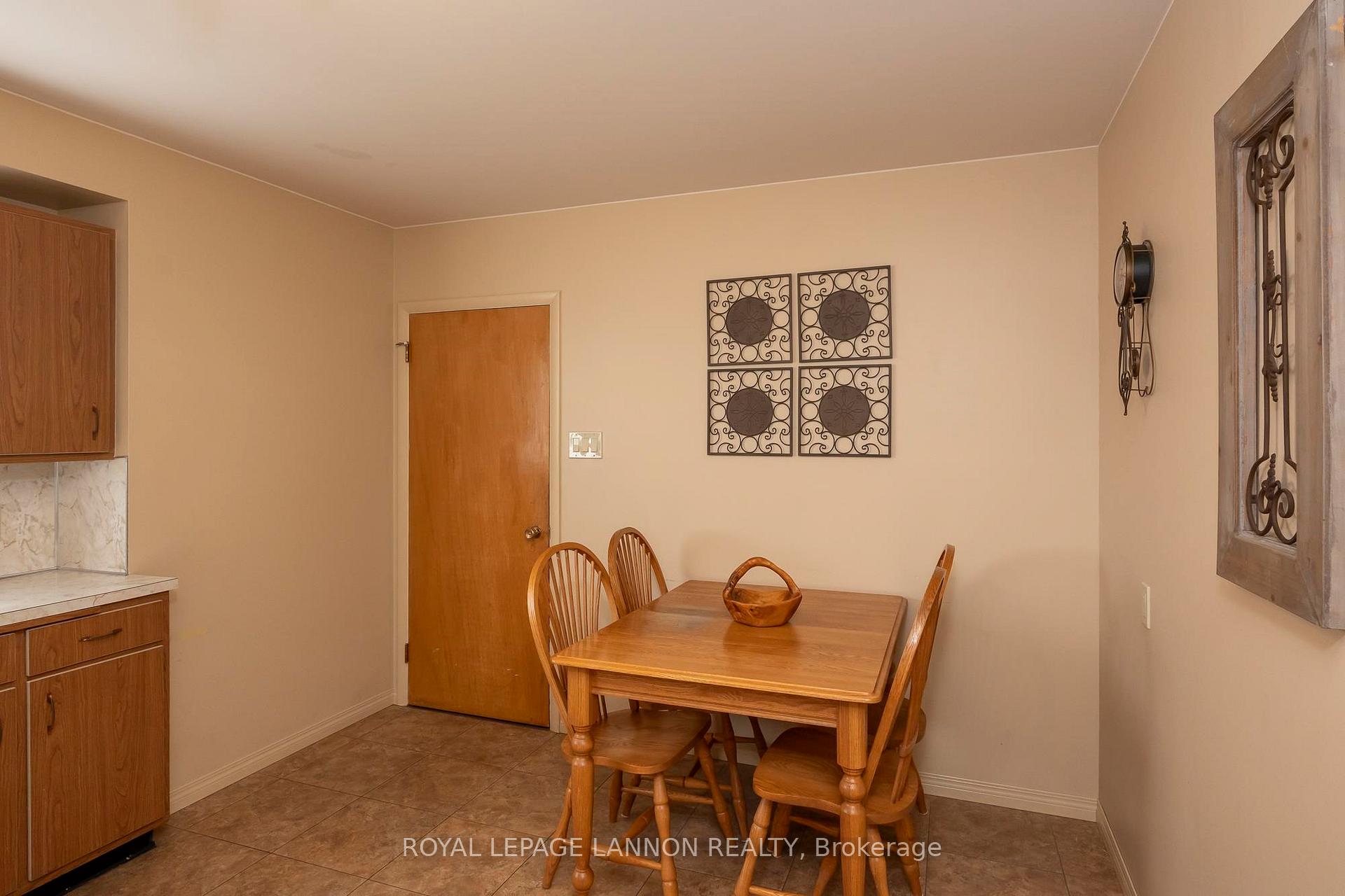 Photo 12 of 120 Black Bay Crescent, Thunder Bay, Current River — HOMEH
