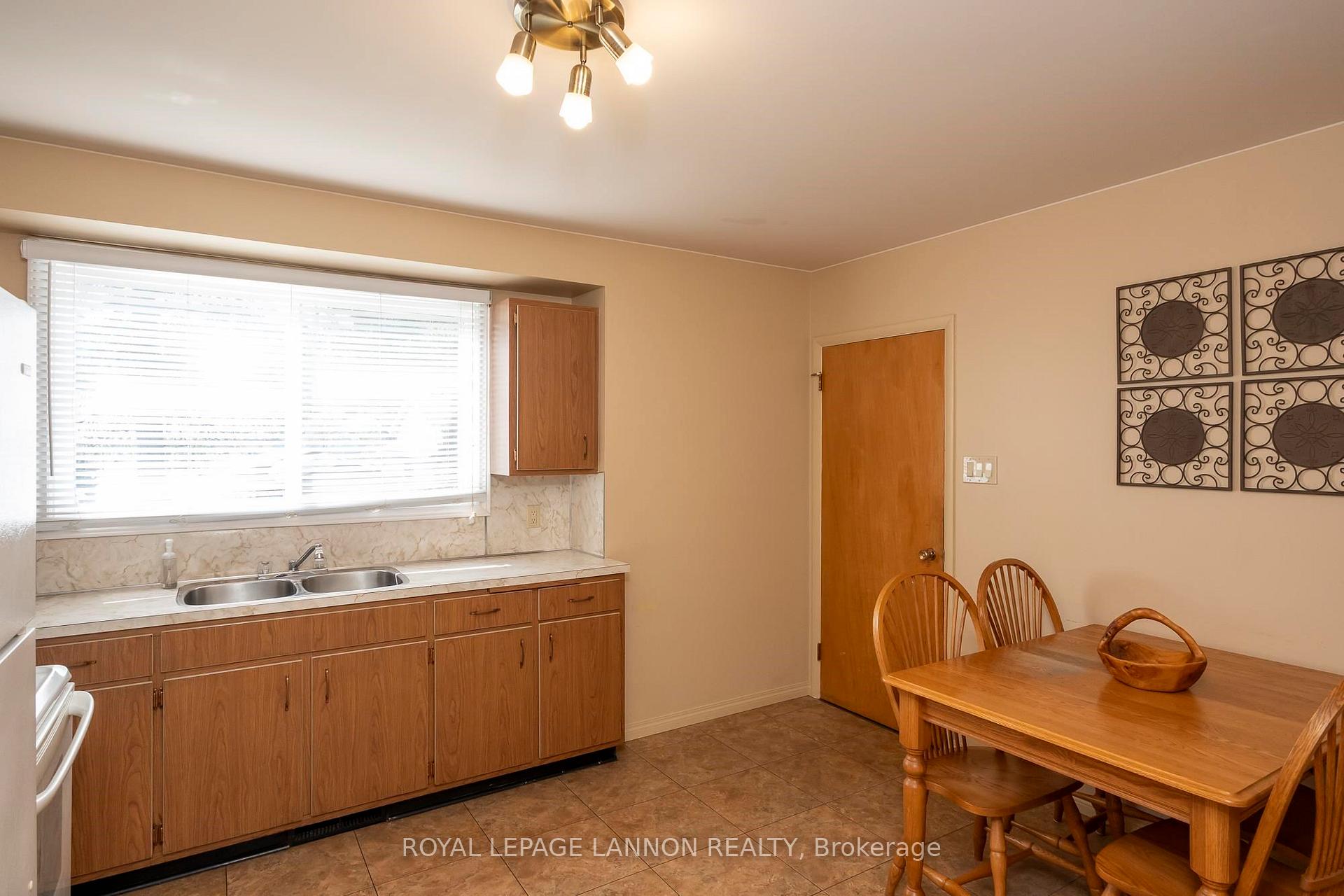 Photo 13 of 120 Black Bay Crescent, Thunder Bay, Current River — HOMEH