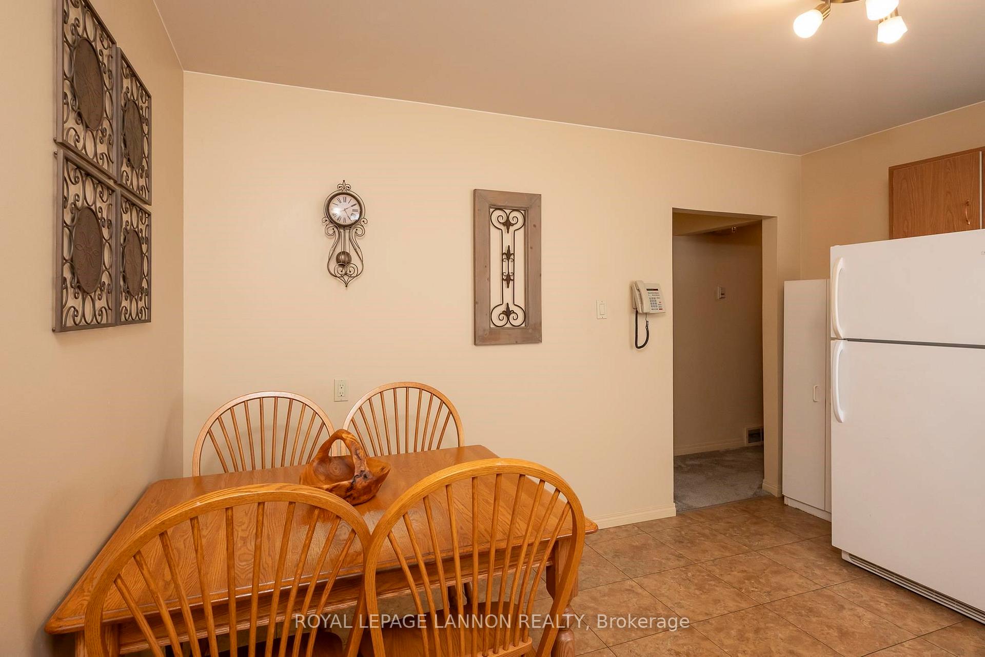 Photo 17 of 120 Black Bay Crescent, Thunder Bay, Current River — HOMEH