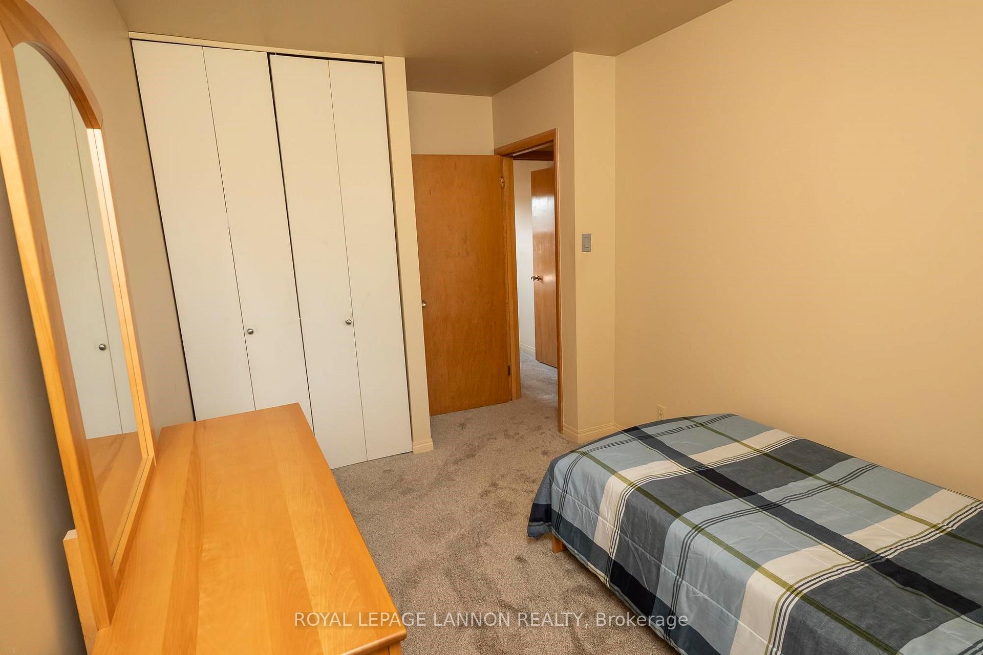 Photo 26 of 120 Black Bay Crescent, Thunder Bay, Current River — HOMEH