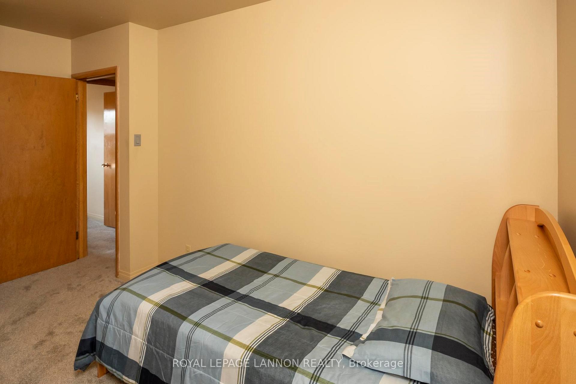 Photo 27 of 120 Black Bay Crescent, Thunder Bay, Current River — HOMEH