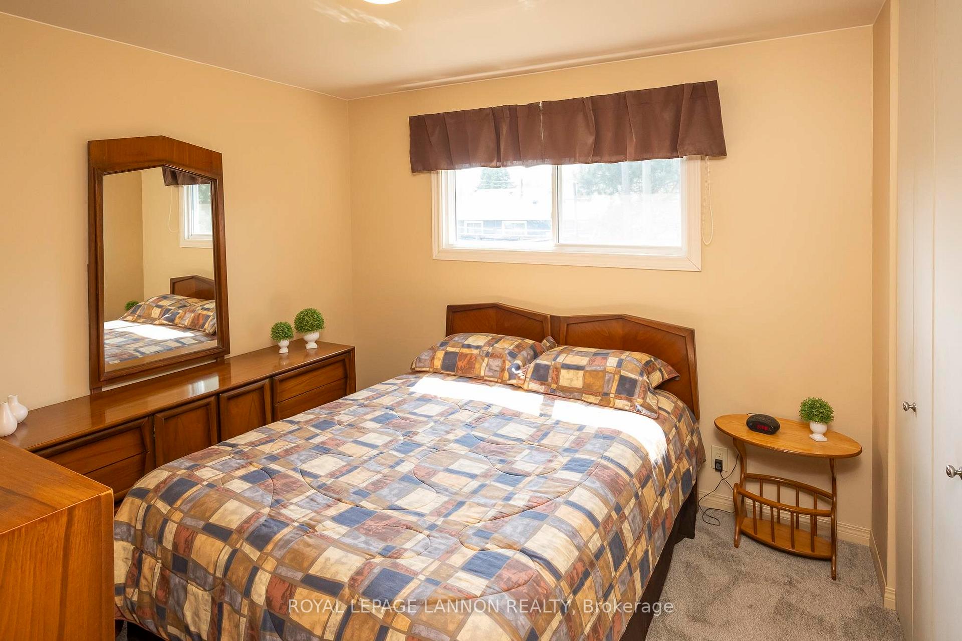 Photo 30 of 120 Black Bay Crescent, Thunder Bay, Current River — HOMEH