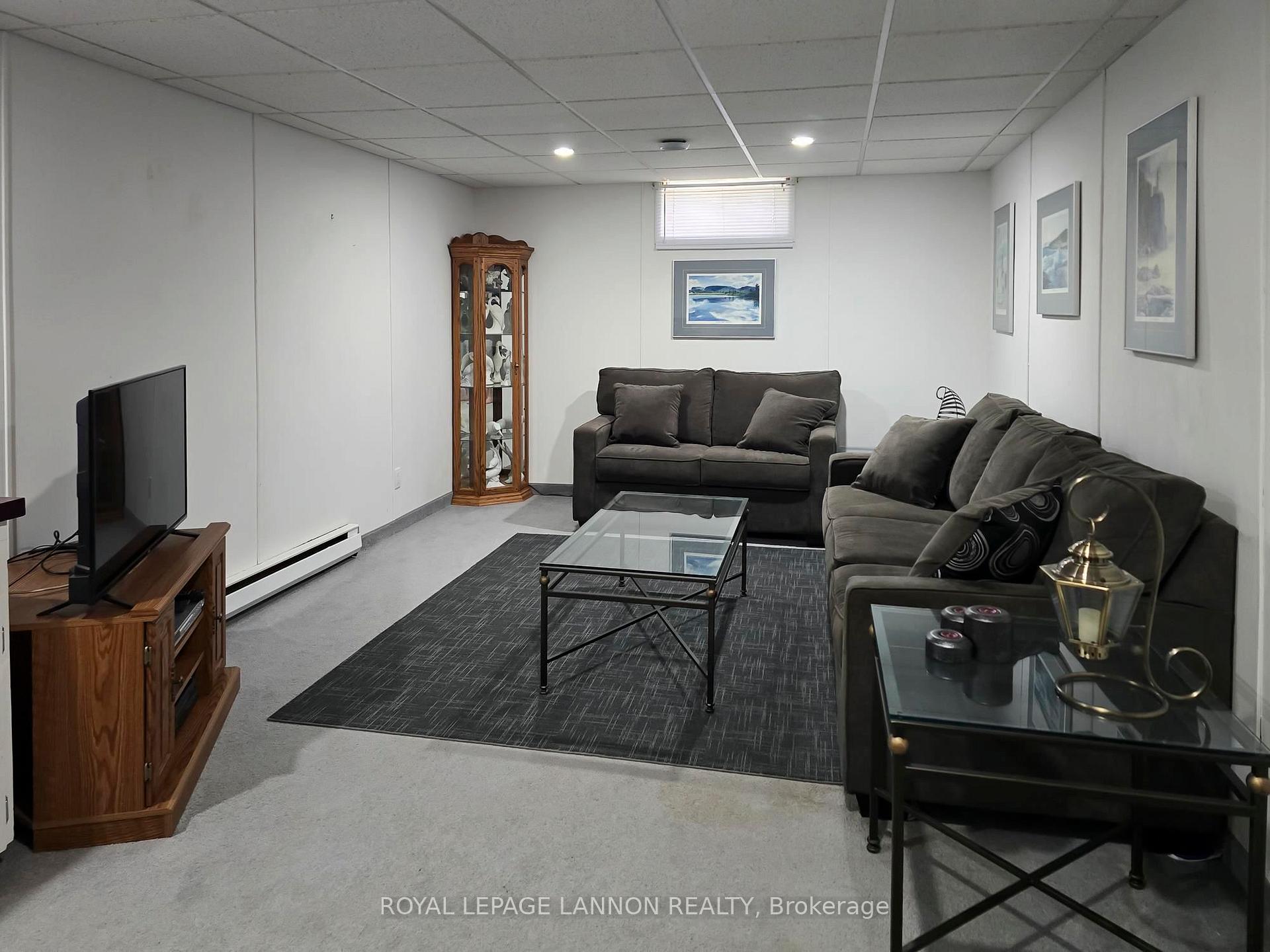 Photo 36 of 120 Black Bay Crescent, Thunder Bay, Current River — HOMEH