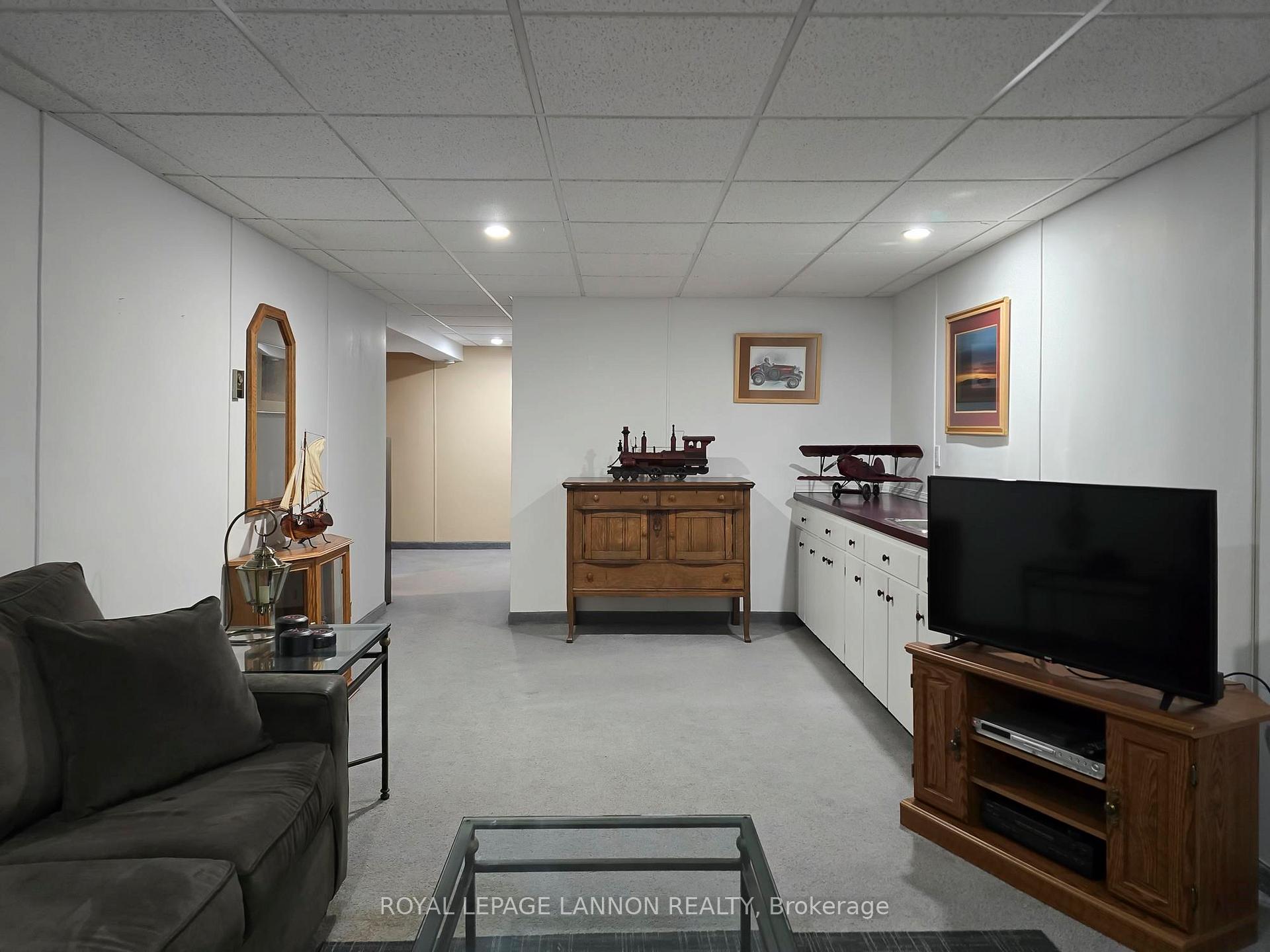 Photo 41 of 120 Black Bay Crescent, Thunder Bay, Current River — HOMEH