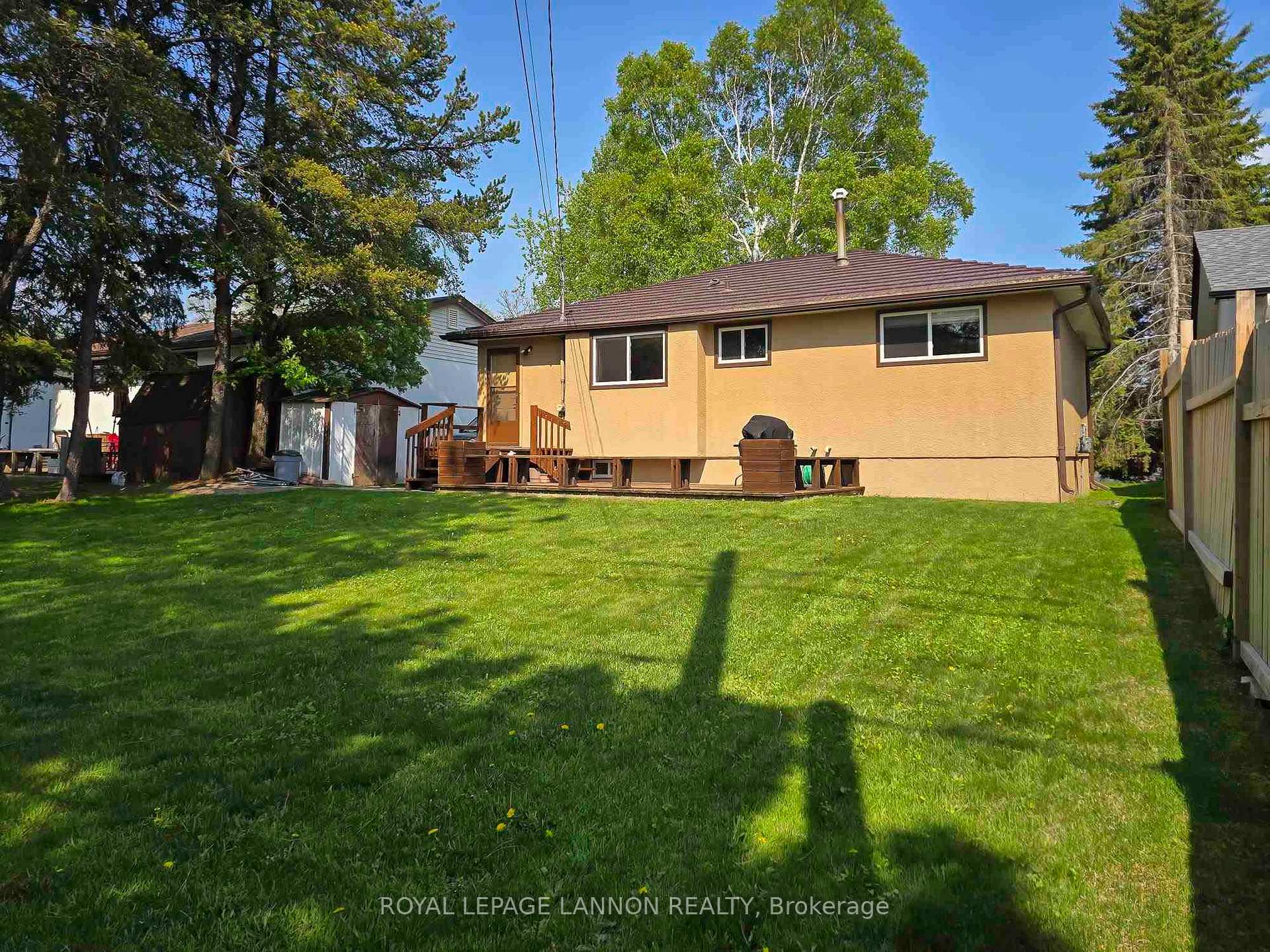 Photo 47 of 120 Black Bay Crescent, Thunder Bay, Current River — HOMEH
