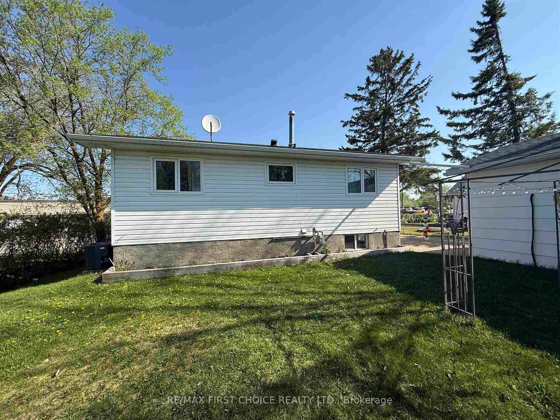 Photo 2 of 68 Albert Street, Dryden, Riverview — HOMEH