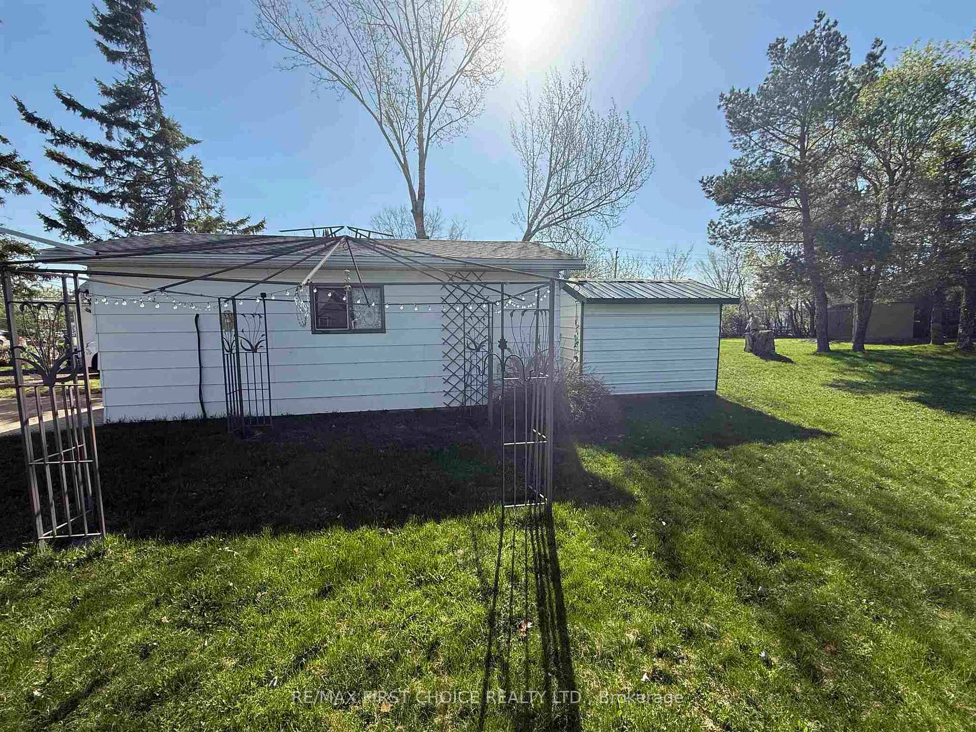 Photo 3 of 68 Albert Street, Dryden, Riverview — HOMEH
