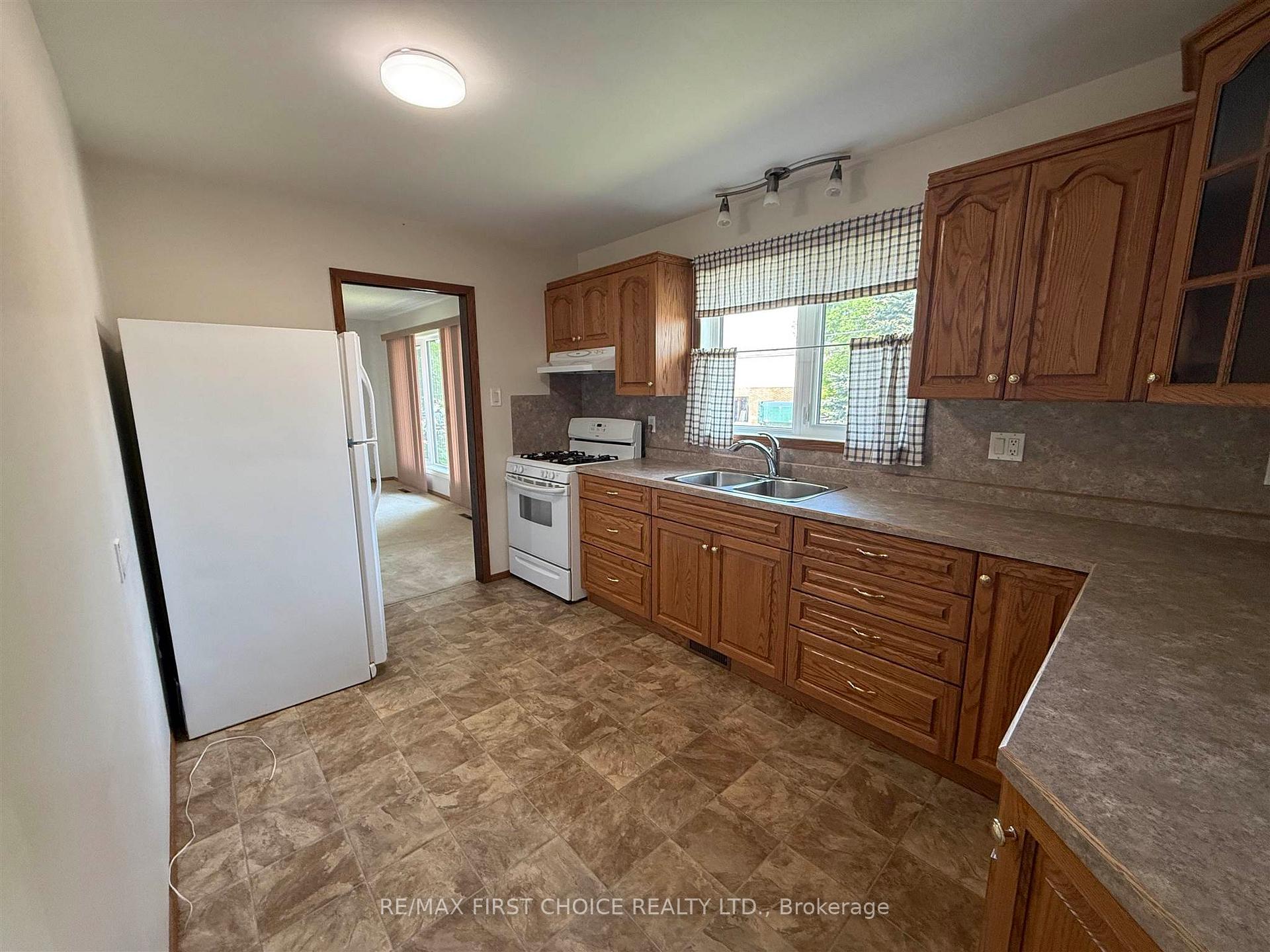 Photo 5 of 68 Albert Street, Dryden, Riverview — HOMEH