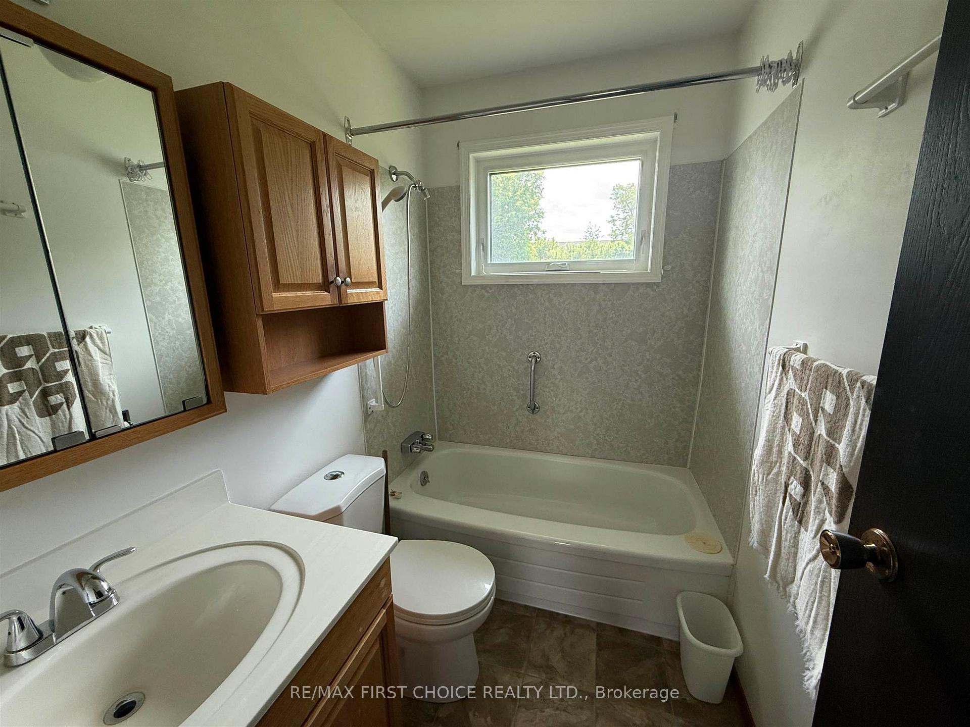 Photo 8 of 68 Albert Street, Dryden, Riverview — HOMEH