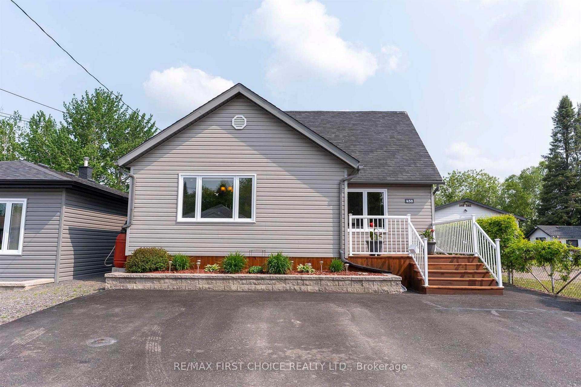 Photo 2 of 458 Rita Street, Thunder Bay, Current River — HOMEH