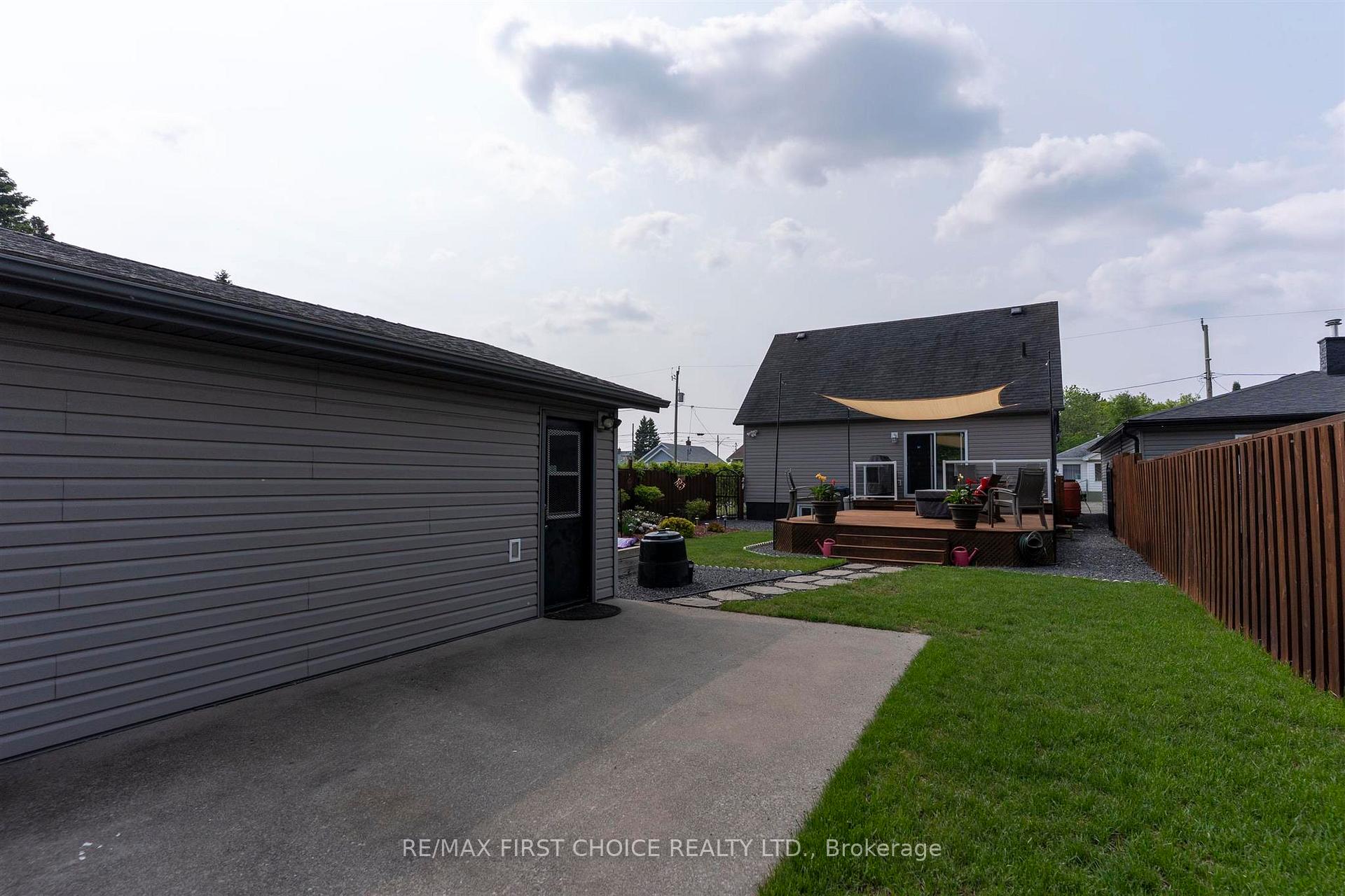 Photo 37 of 458 Rita Street, Thunder Bay, Current River — HOMEH