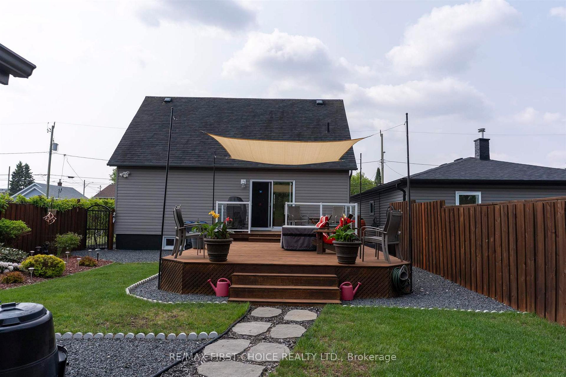 Photo 38 of 458 Rita Street, Thunder Bay, Current River — HOMEH