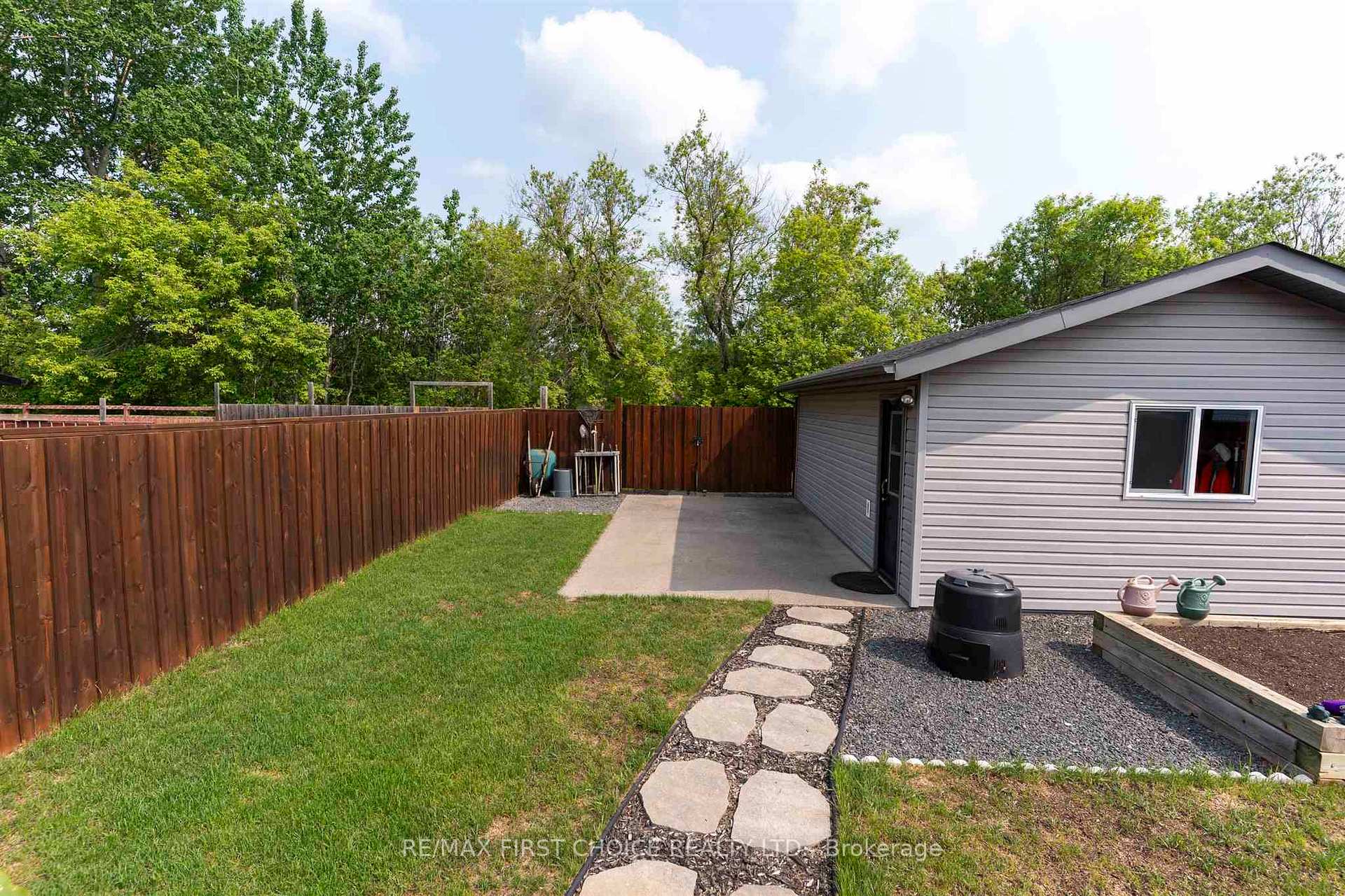 Photo 39 of 458 Rita Street, Thunder Bay, Current River — HOMEH