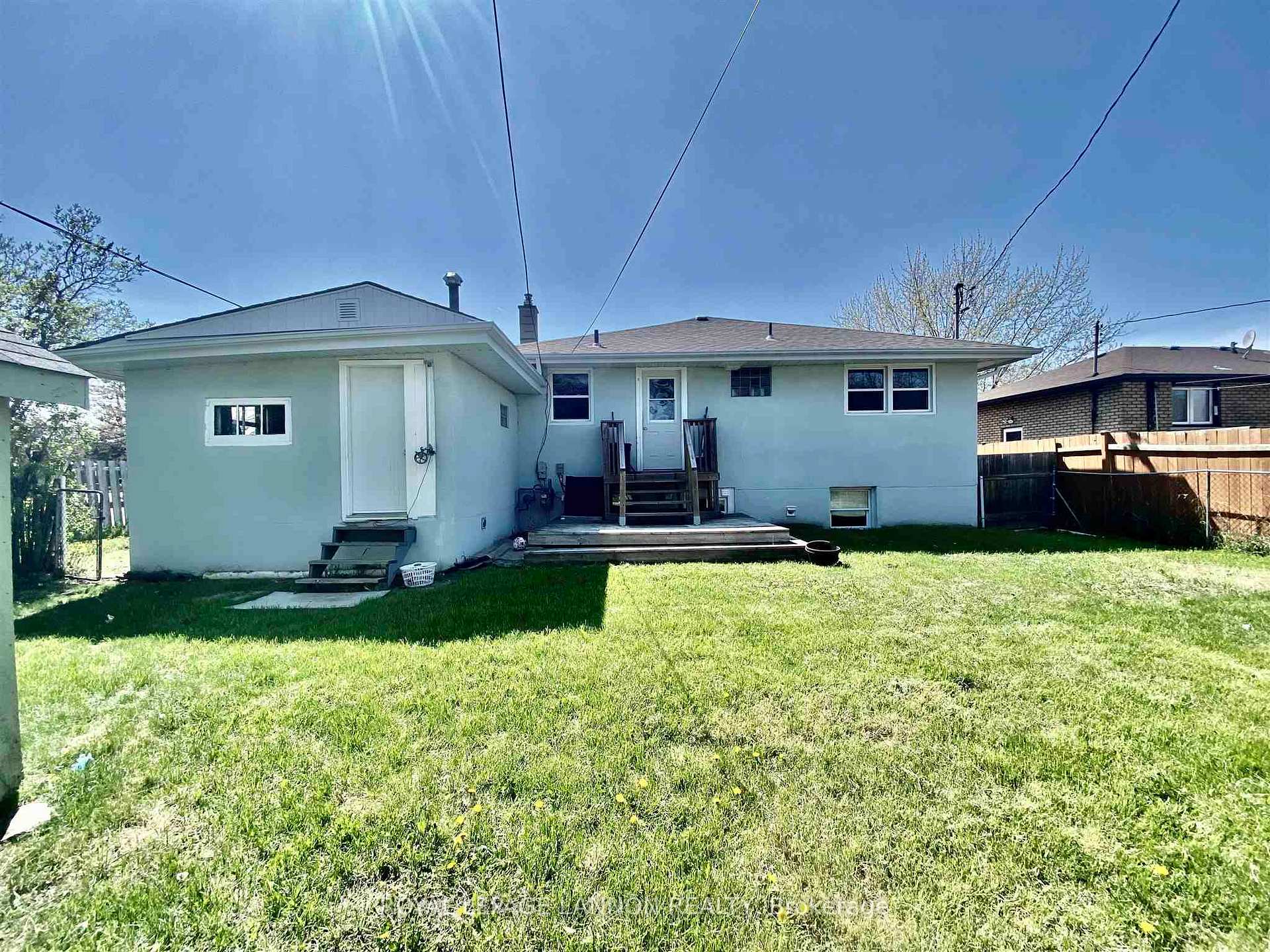 Photo 3 of 116 Maplewood Street N, Thunder Bay, Edgewater Park — HOMEH