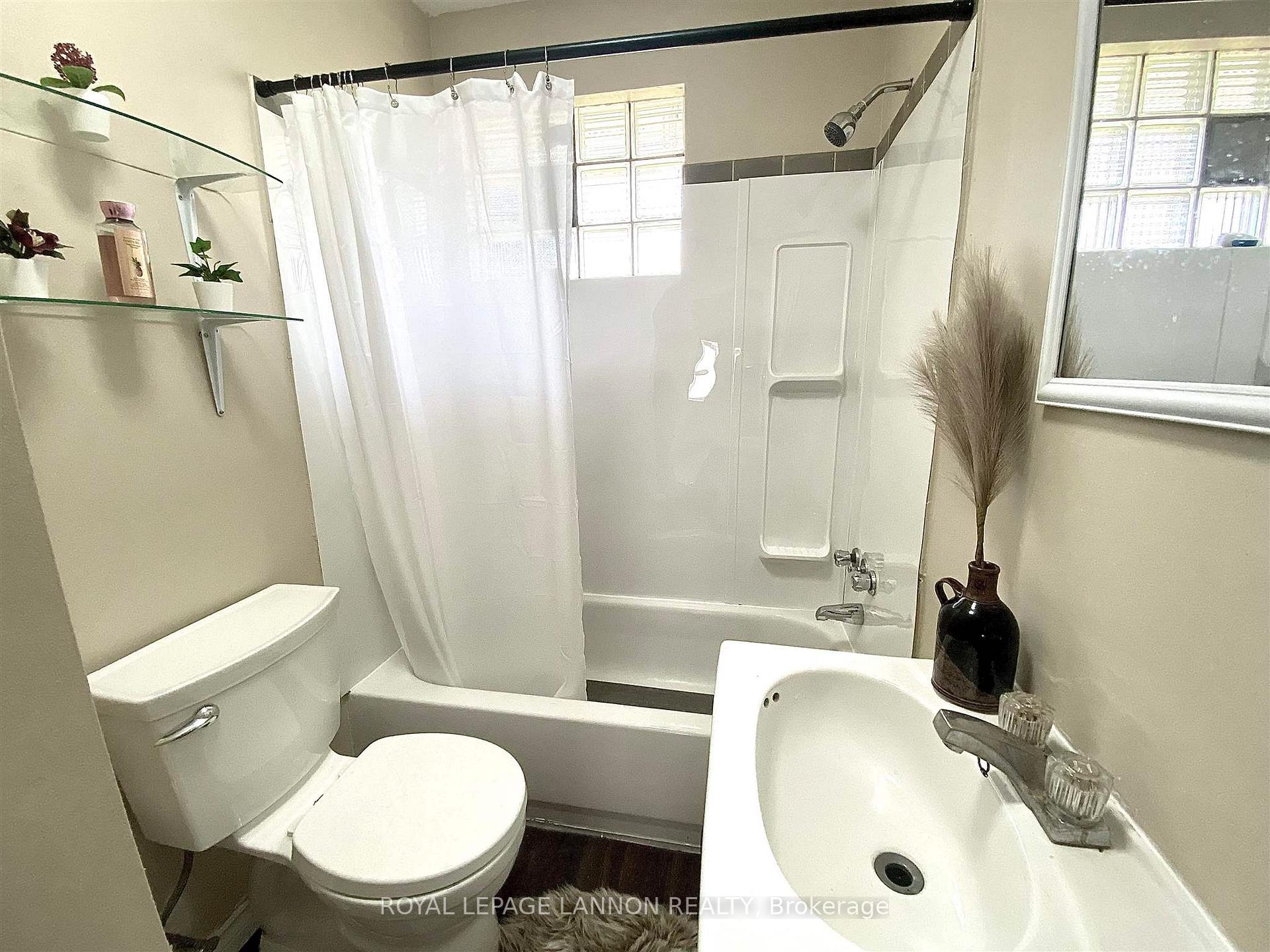 Photo 10 of 116 Maplewood Street N, Thunder Bay, Edgewater Park — HOMEH