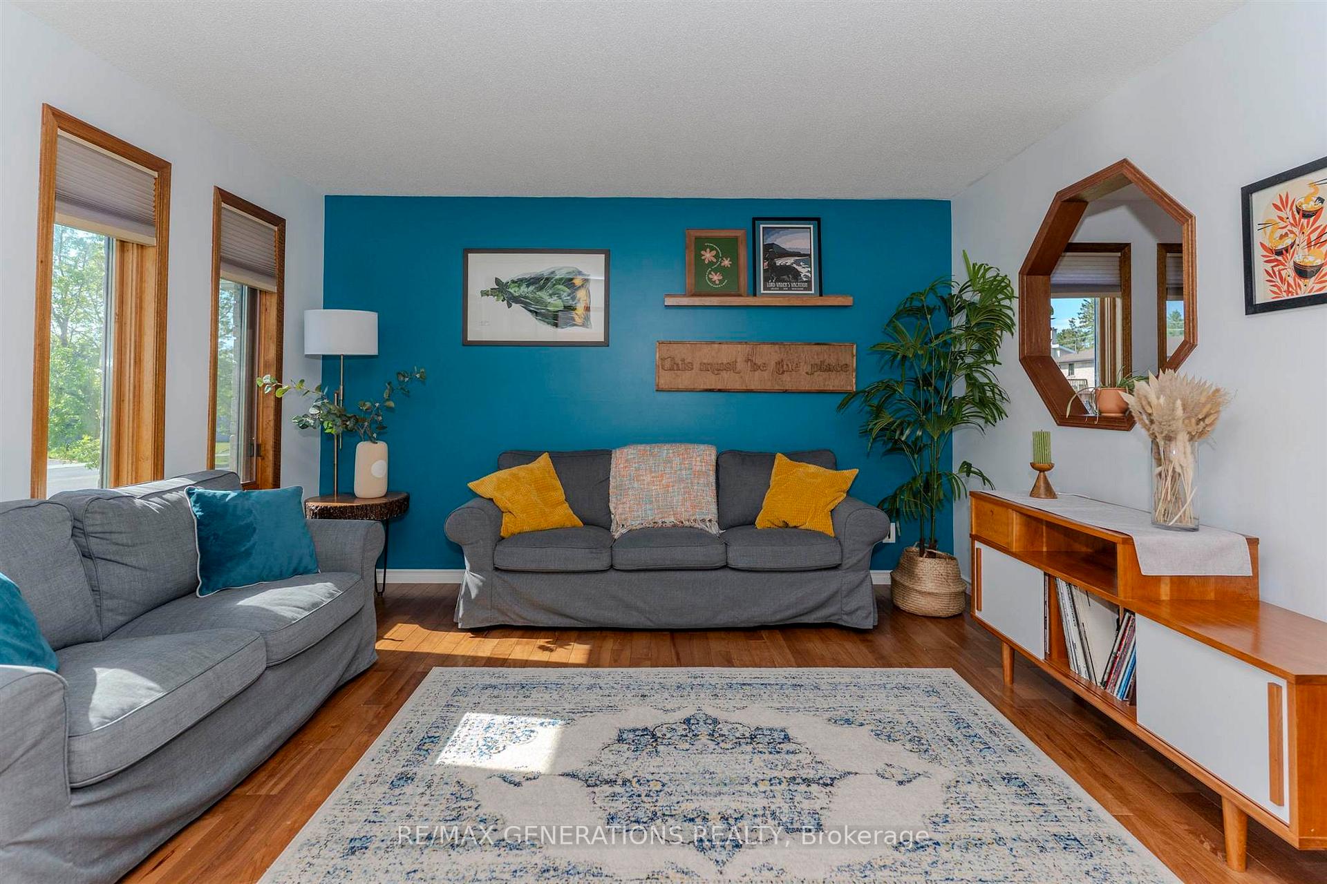 Photo 2 of 218 London Drive, Thunder Bay, Dawson Heights — HOMEH