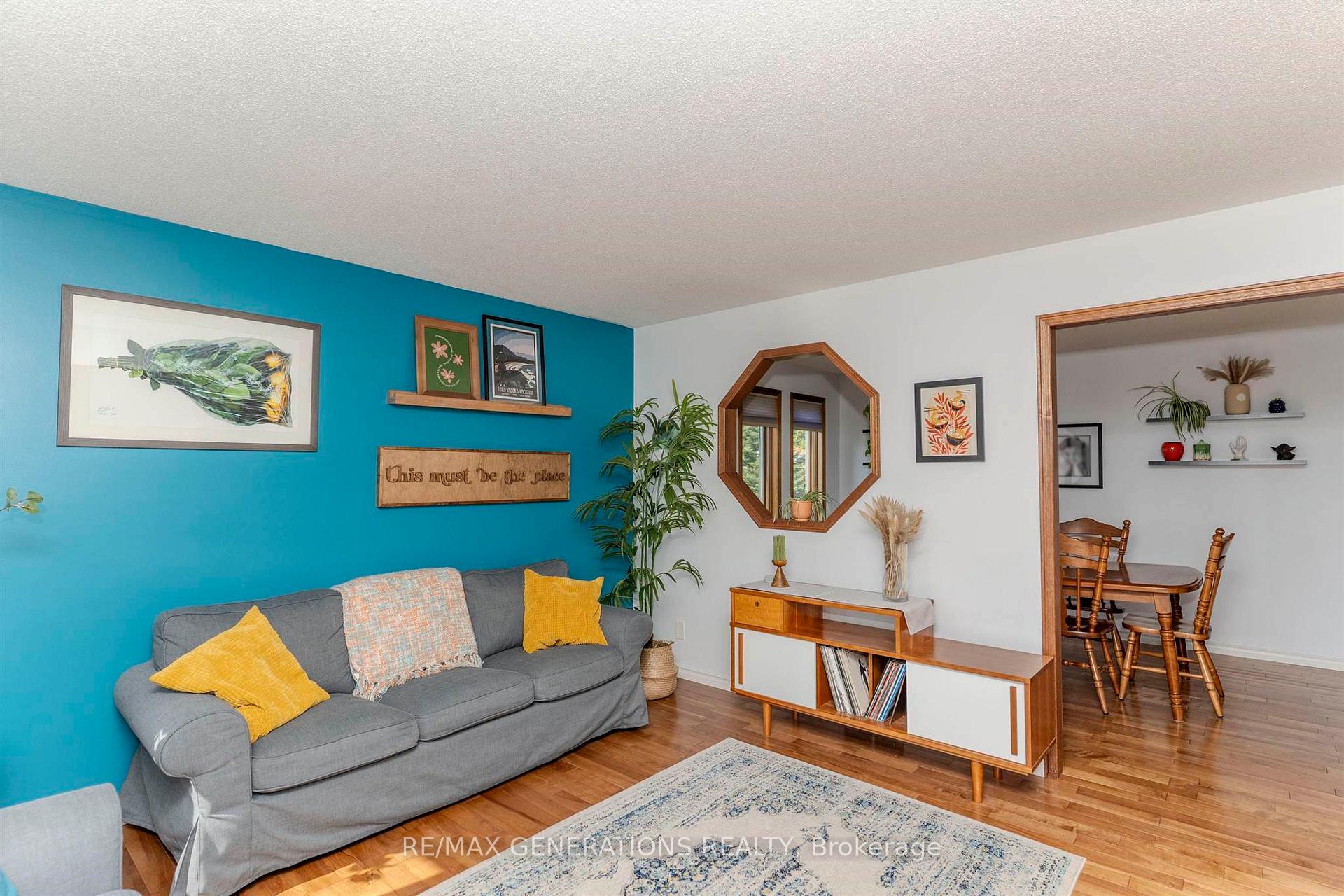 Photo 4 of 218 London Drive, Thunder Bay, Dawson Heights — HOMEH