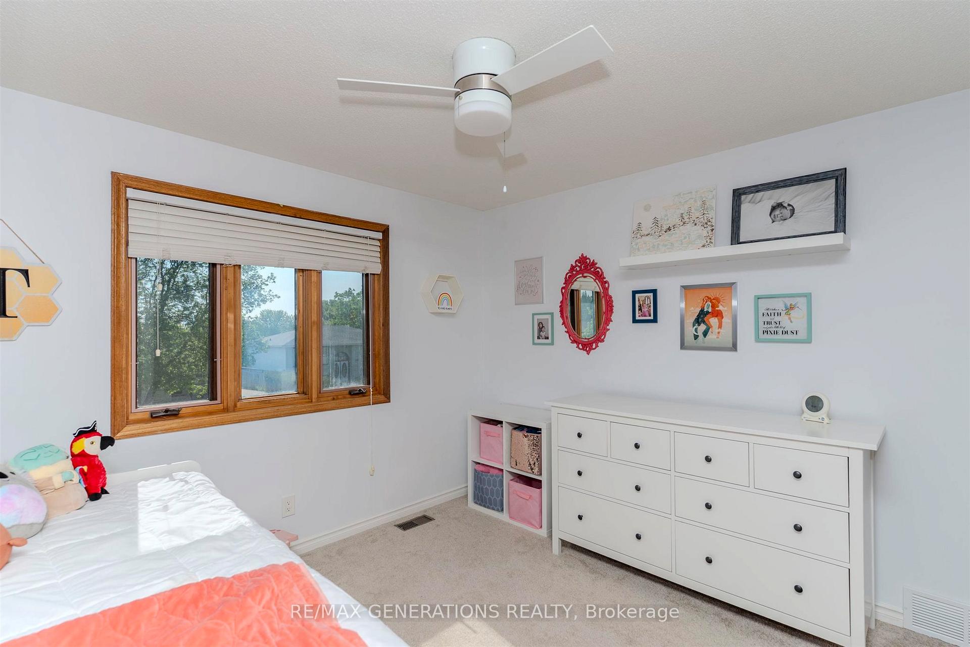 Photo 19 of 218 London Drive, Thunder Bay, Dawson Heights — HOMEH