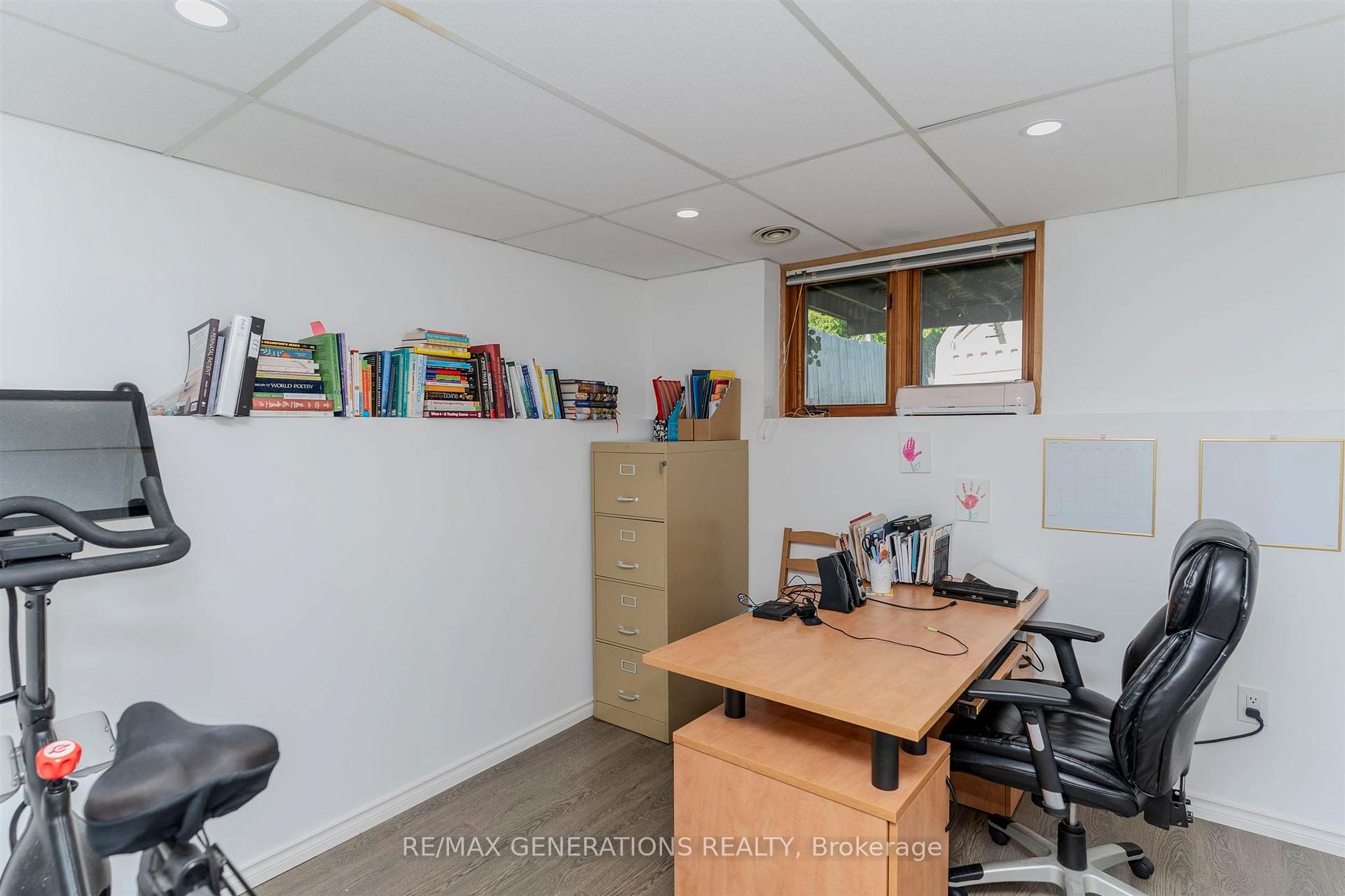Photo 33 of 218 London Drive, Thunder Bay, Dawson Heights — HOMEH