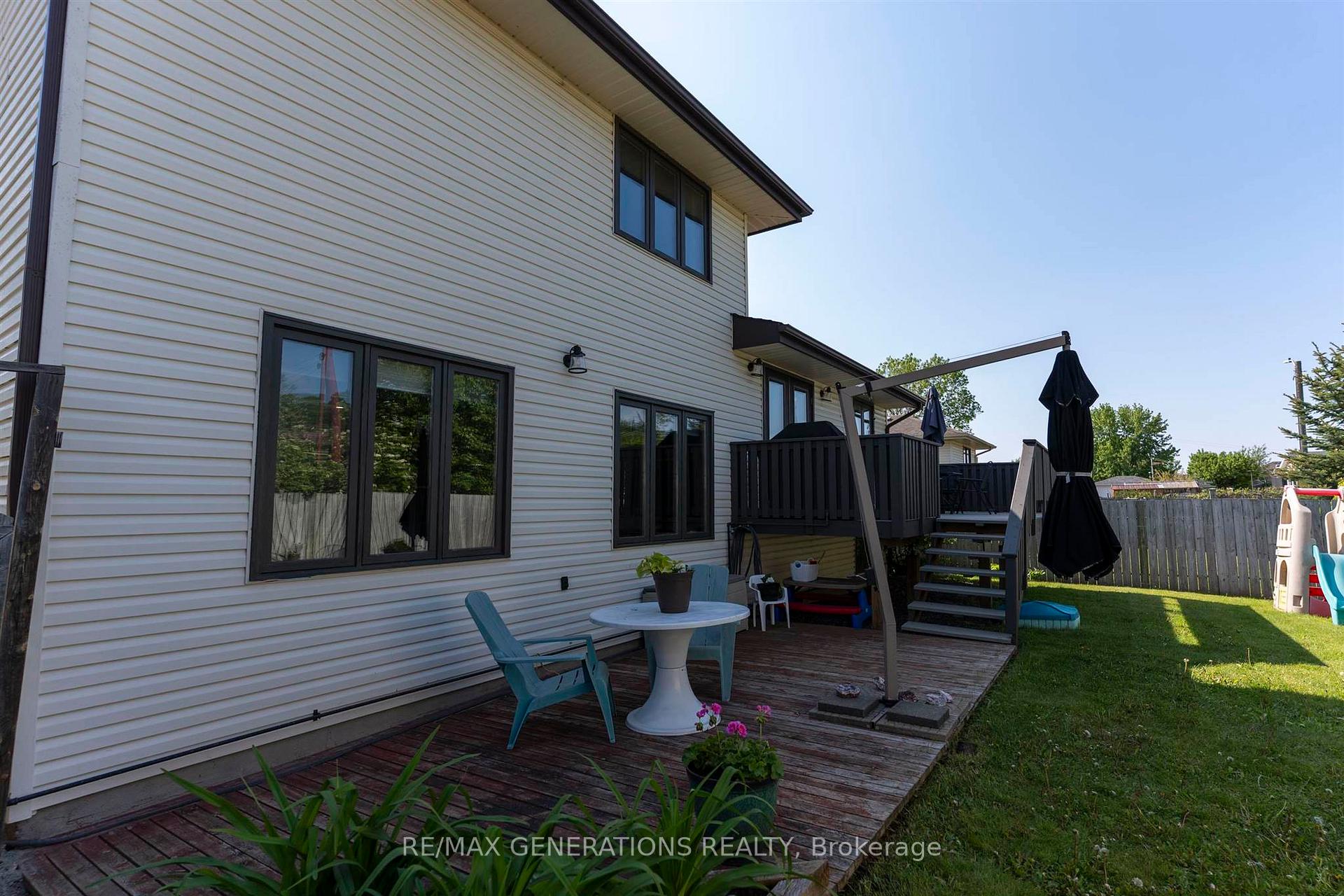 Photo 36 of 218 London Drive, Thunder Bay, Dawson Heights — HOMEH