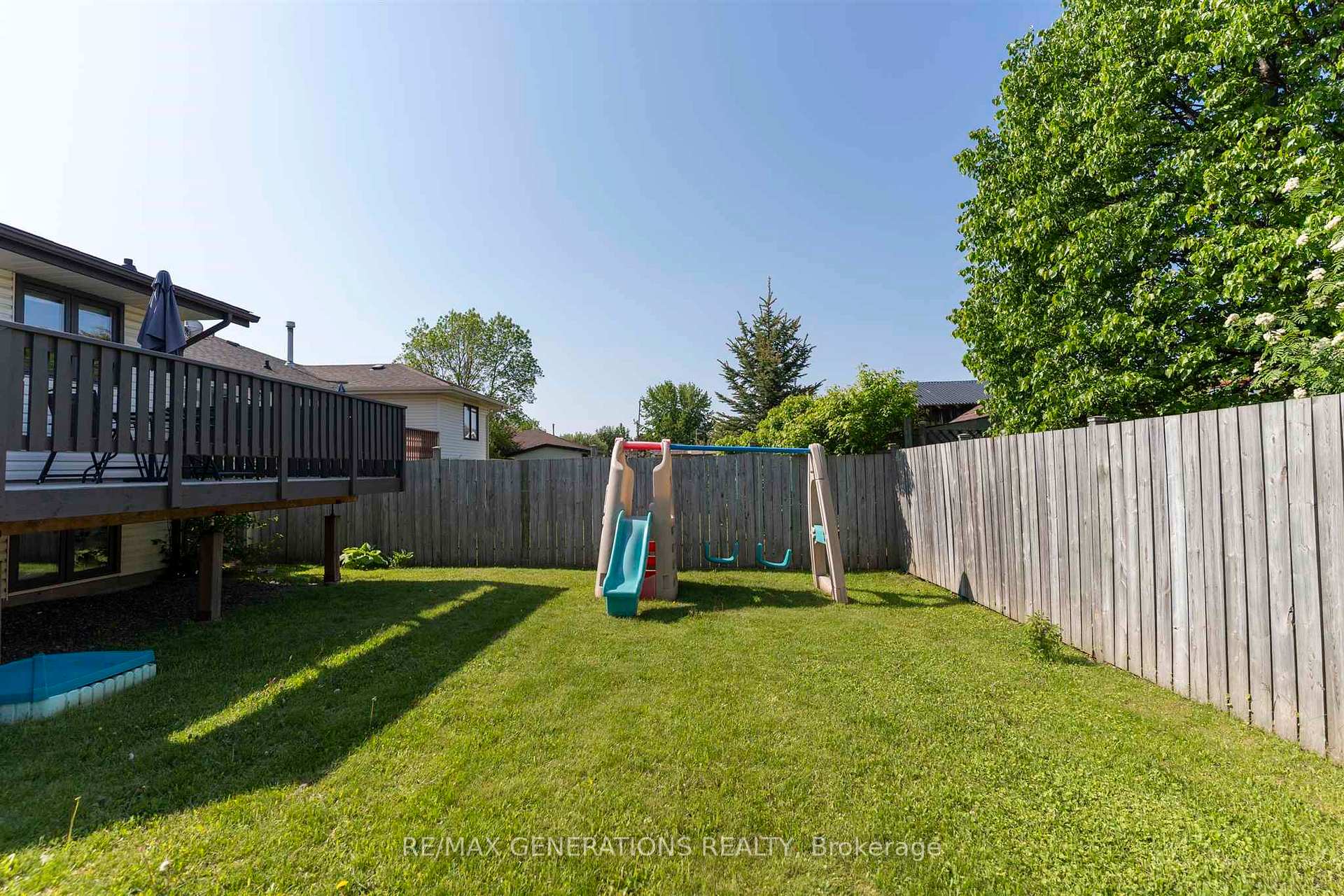 Photo 37 of 218 London Drive, Thunder Bay, Dawson Heights — HOMEH