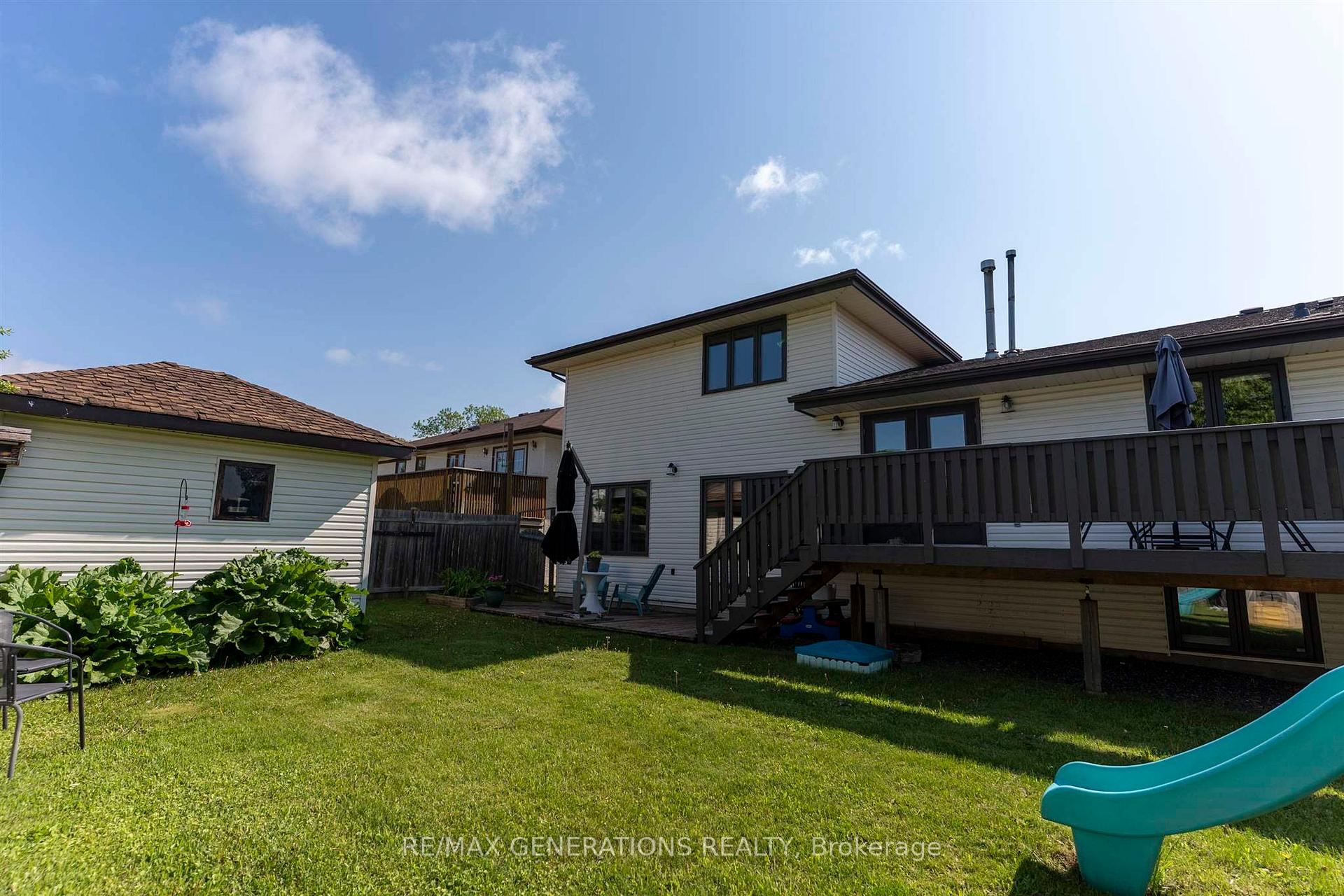 Photo 39 of 218 London Drive, Thunder Bay, Dawson Heights — HOMEH