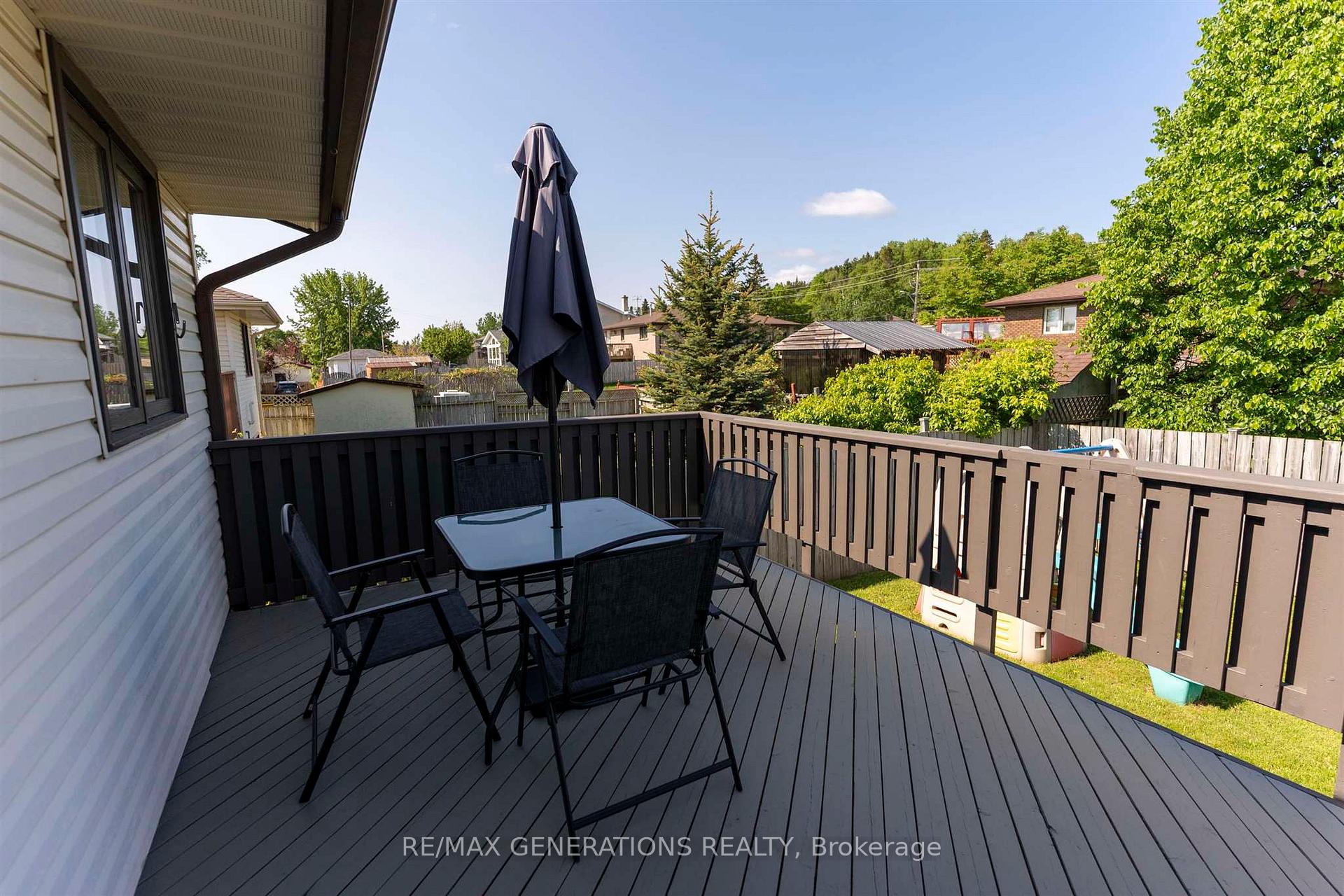 Photo 40 of 218 London Drive, Thunder Bay, Dawson Heights — HOMEH