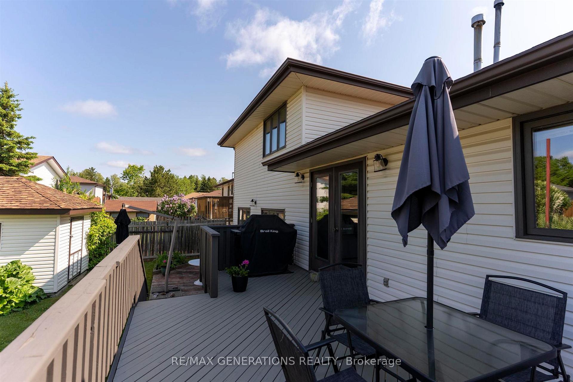 Photo 41 of 218 London Drive, Thunder Bay, Dawson Heights — HOMEH
