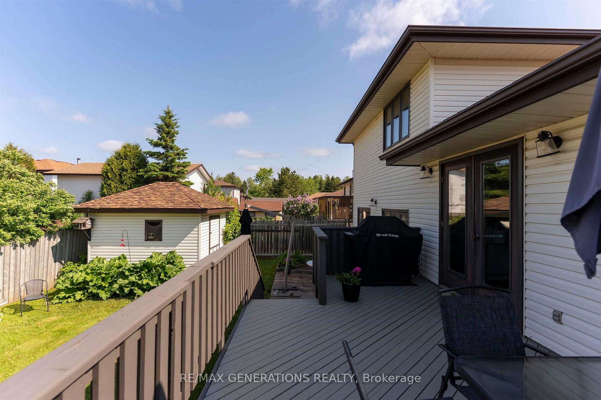Photo 42 of 218 London Drive, Thunder Bay, Dawson Heights — HOMEH