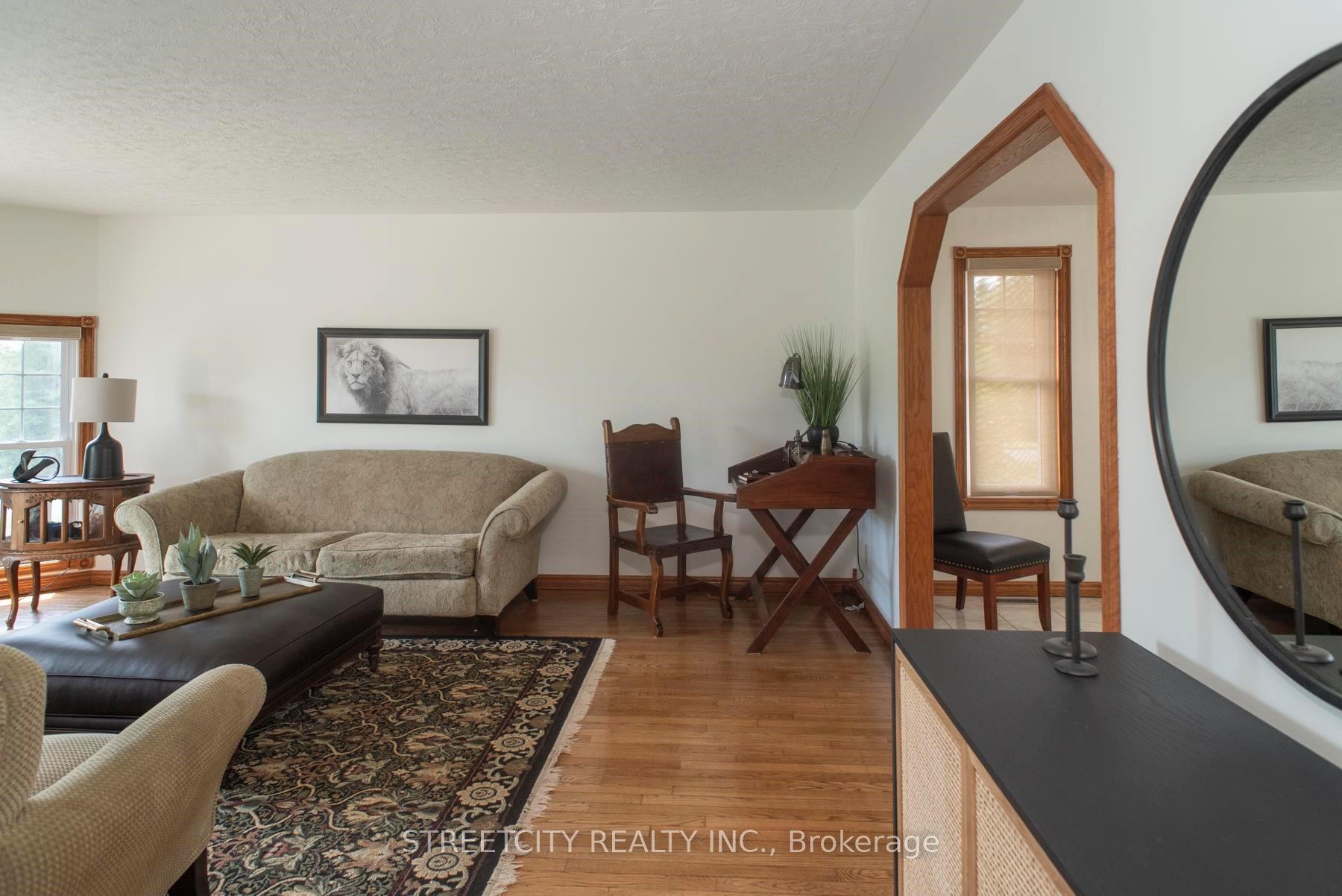 Photo 7 of 313 Cadillac Circle, Thunder Bay, McIntyre South — HOMEH