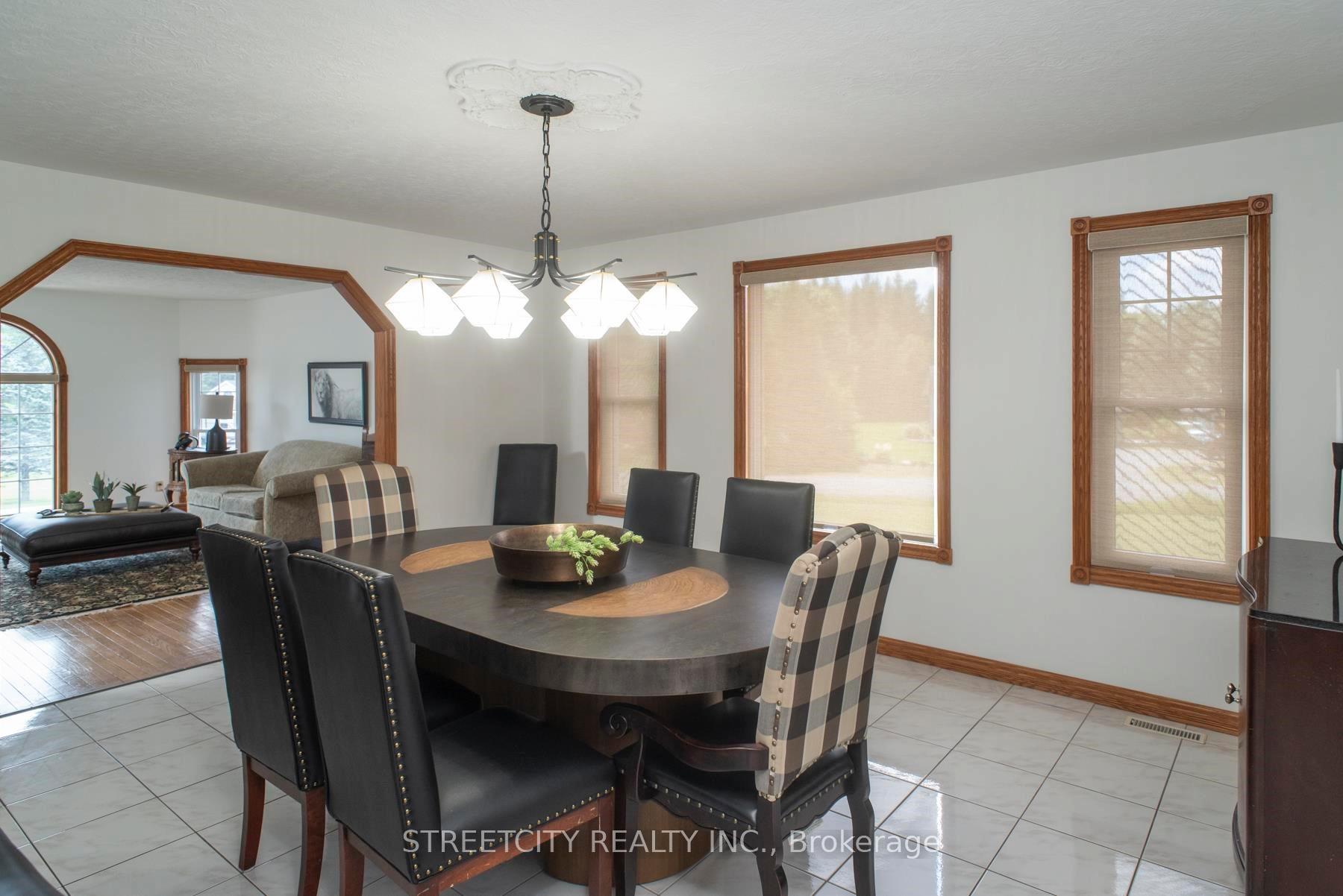 Photo 10 of 313 Cadillac Circle, Thunder Bay, McIntyre South — HOMEH