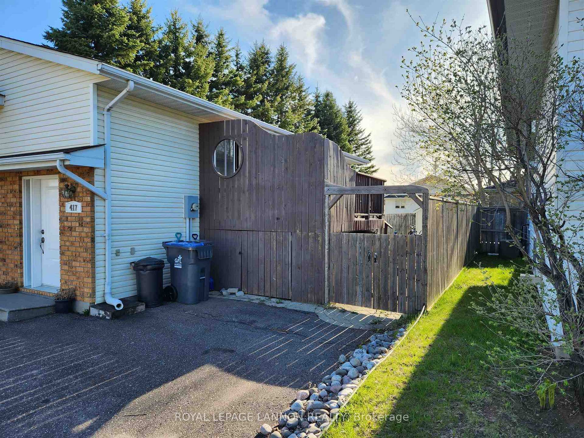 Photo 2 of 417 Valley Street, Thunder Bay, John Street North — HOMEH