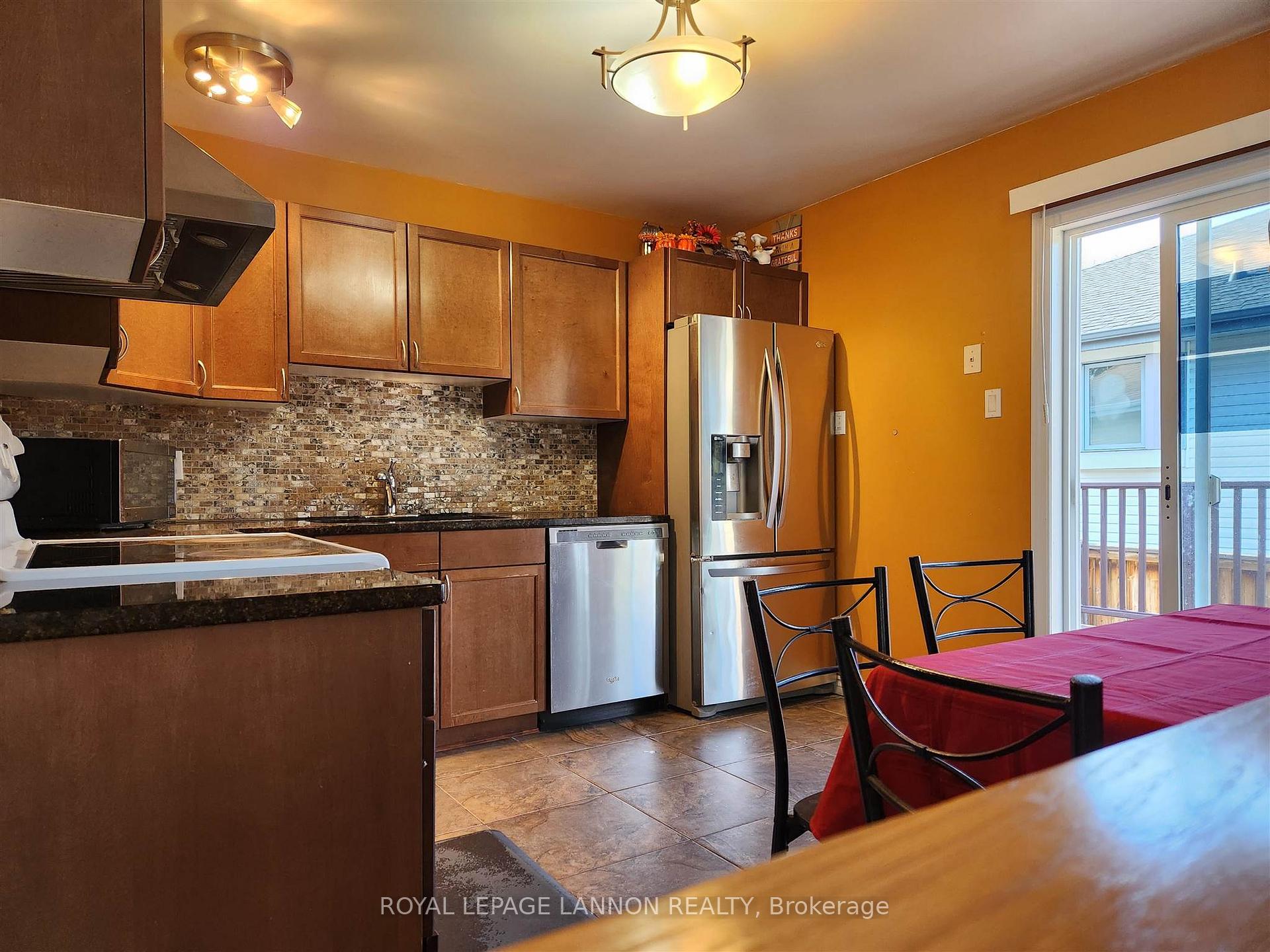 Photo 12 of 417 Valley Street, Thunder Bay, John Street North — HOMEH