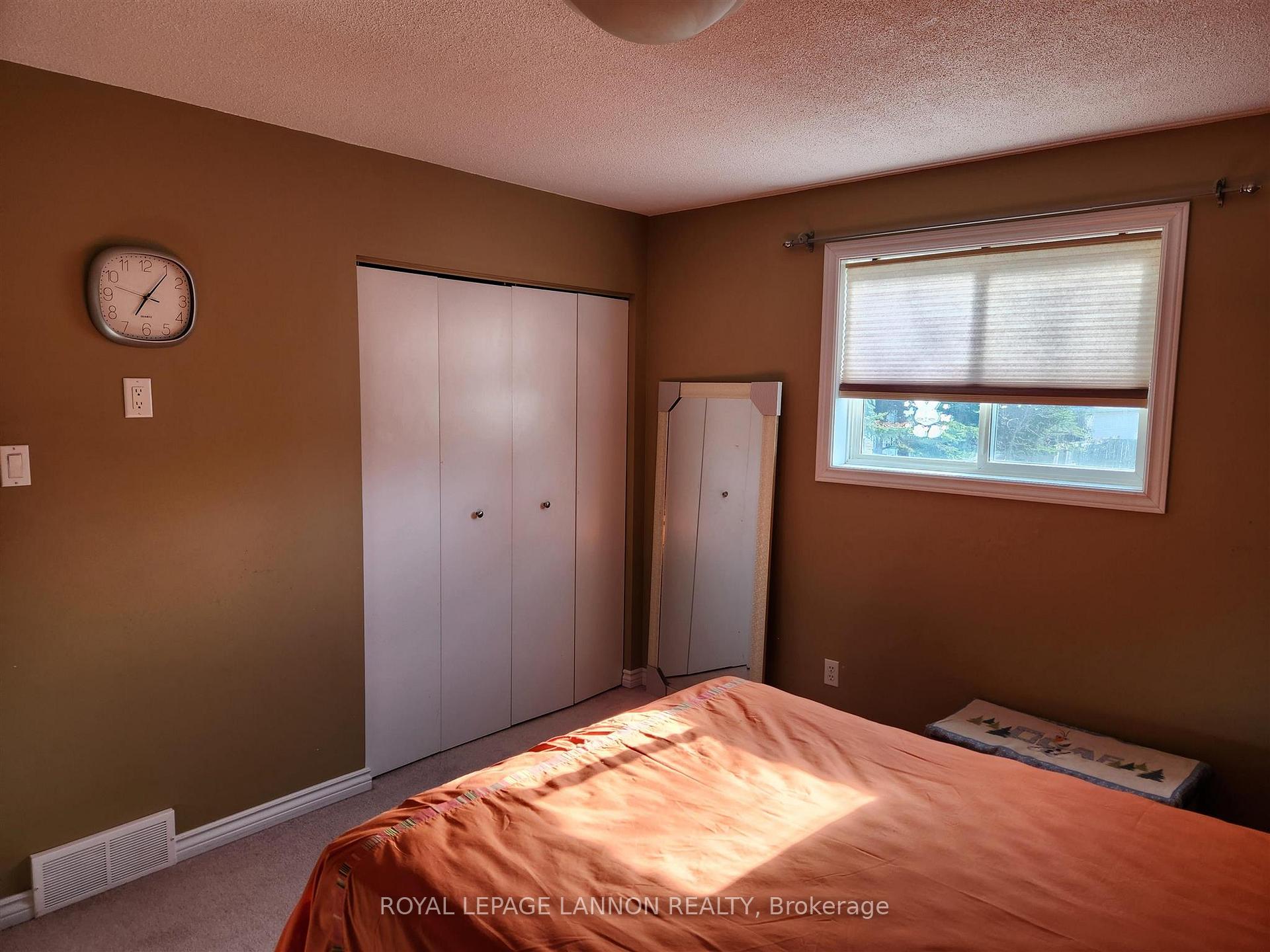 Photo 17 of 417 Valley Street, Thunder Bay, John Street North — HOMEH