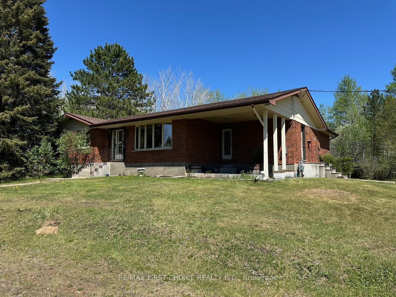 Photo 2 of 5496 Mapleward Road, Thunder Bay, McIntyre South — HOMEH