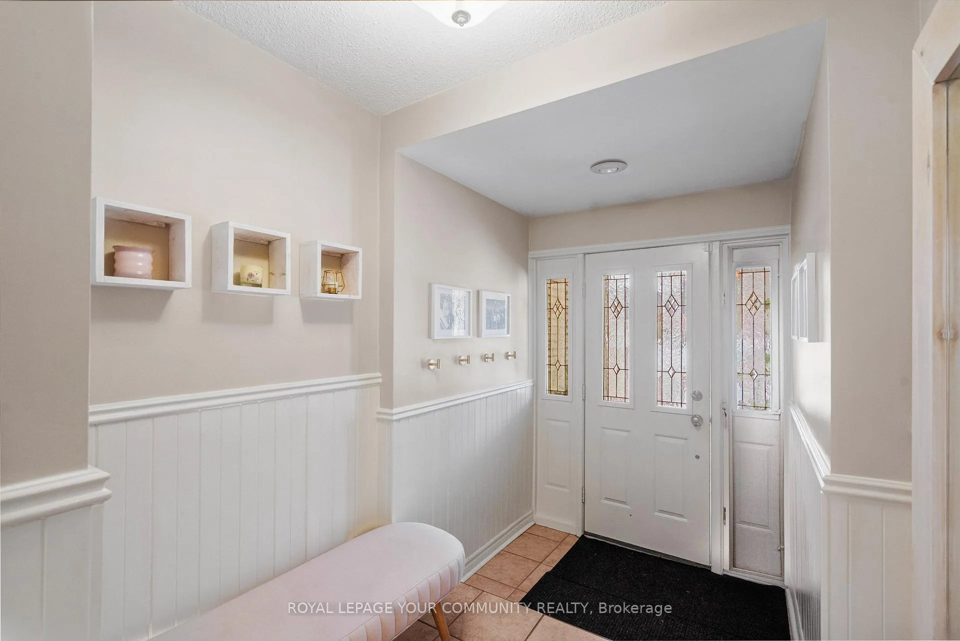 Photo 4 of 787 Hedgerow Place, Pickering, Amberlea — HOMEH