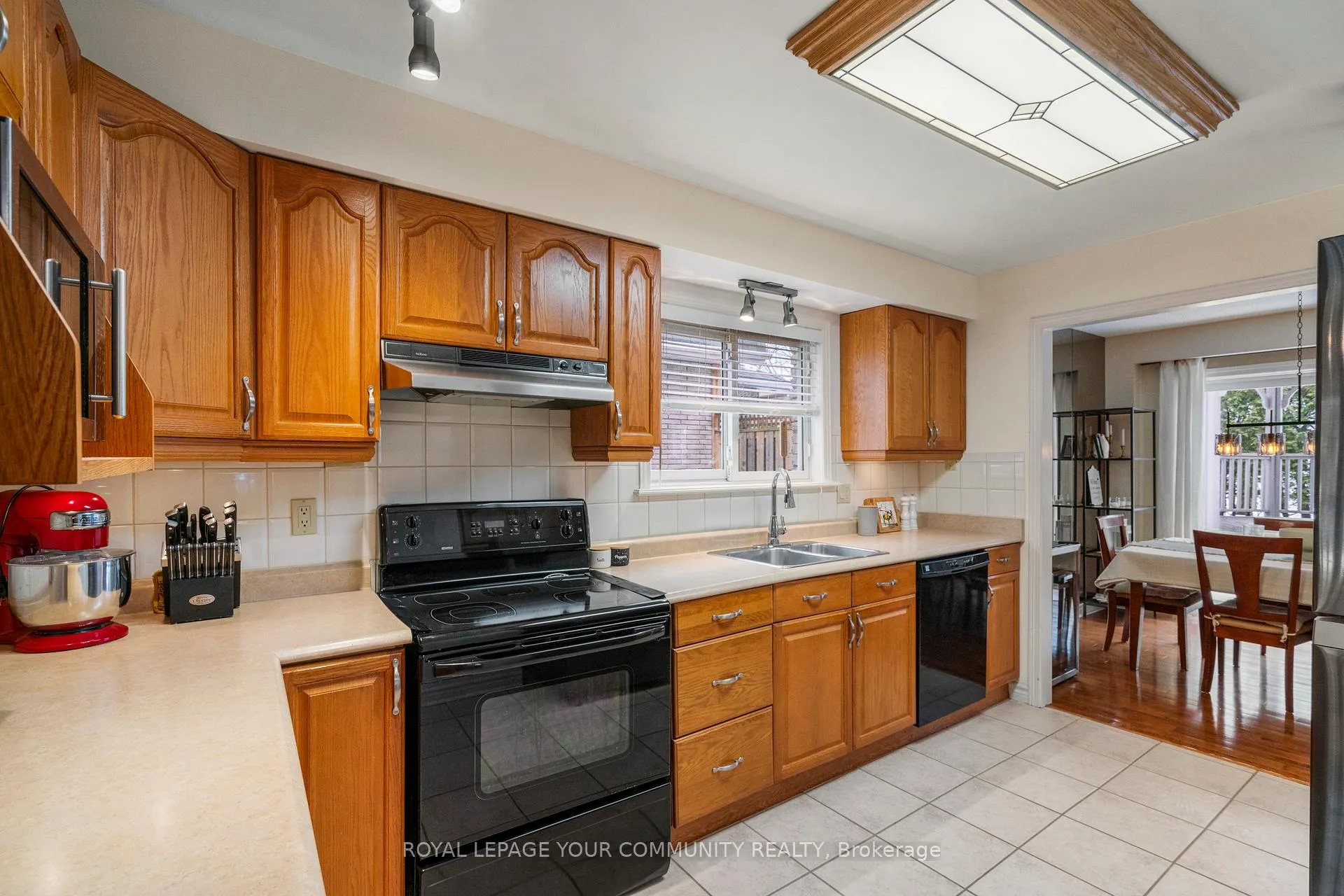 Photo 9 of 787 Hedgerow Place, Pickering, Amberlea — HOMEH