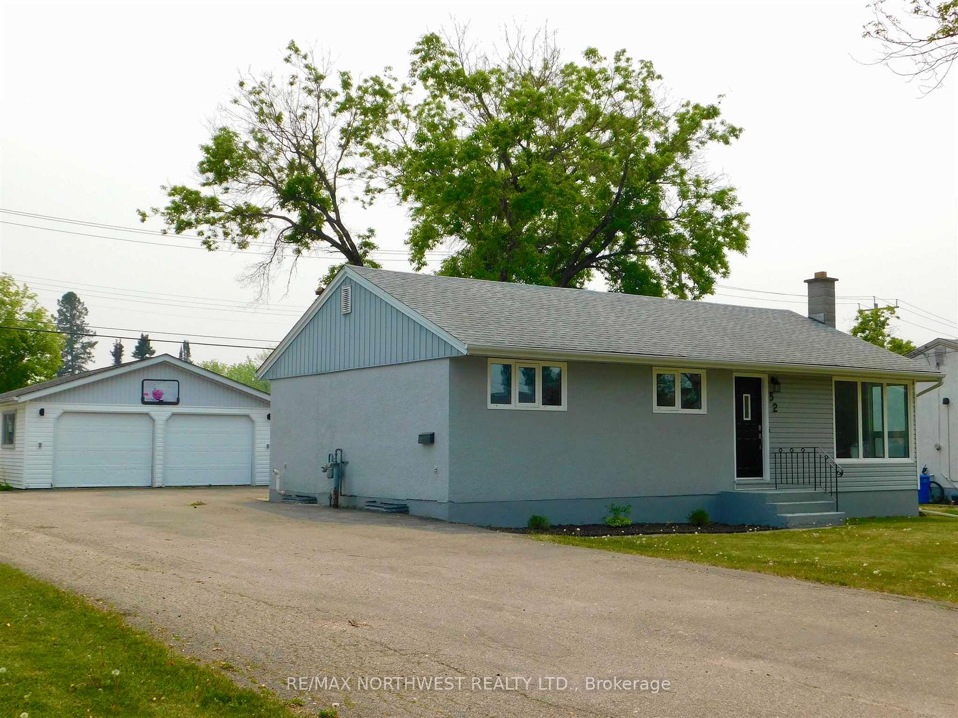Photo 1 of 52 Dingwall Parkway, Dryden, Milestone — HOMEH