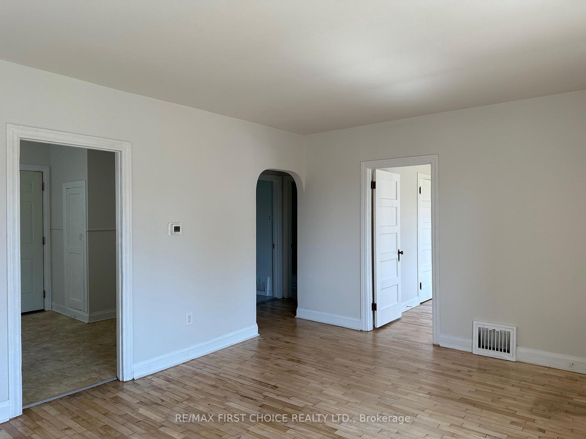 Photo 3 of 340 Hill Street S, Thunder Bay, Academy Heights — HOMEH
