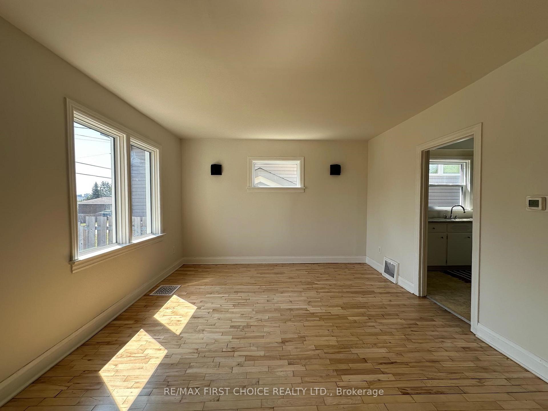 Photo 4 of 340 Hill Street S, Thunder Bay, Academy Heights — HOMEH