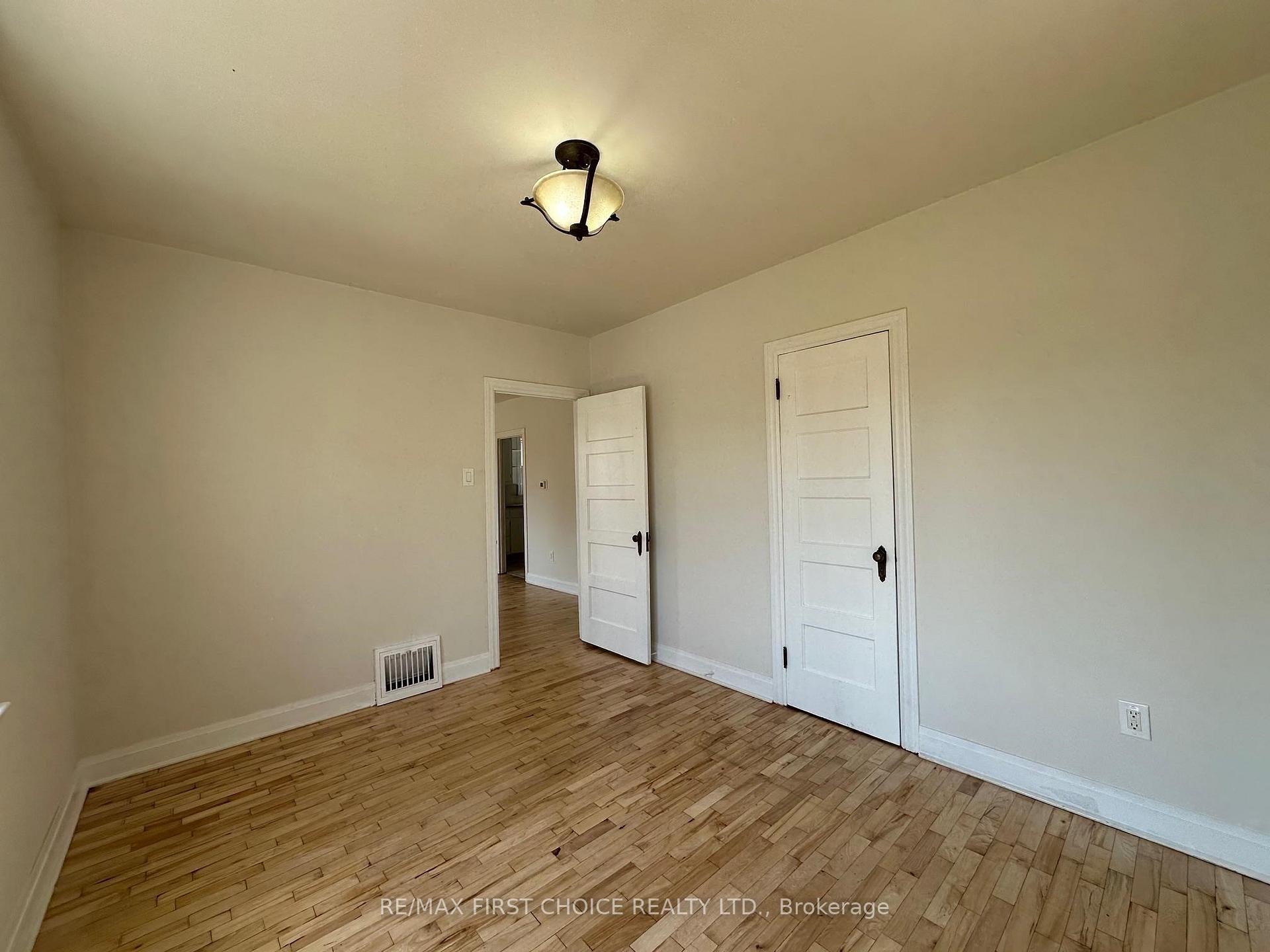 Photo 10 of 340 Hill Street S, Thunder Bay, Academy Heights — HOMEH