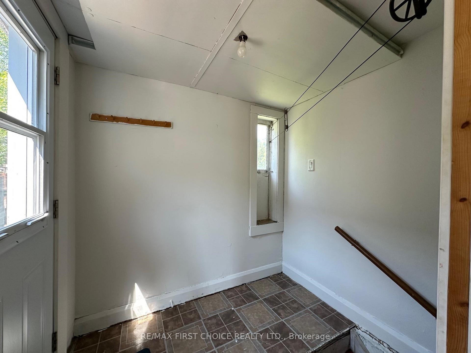 Photo 12 of 340 Hill Street S, Thunder Bay, Academy Heights — HOMEH