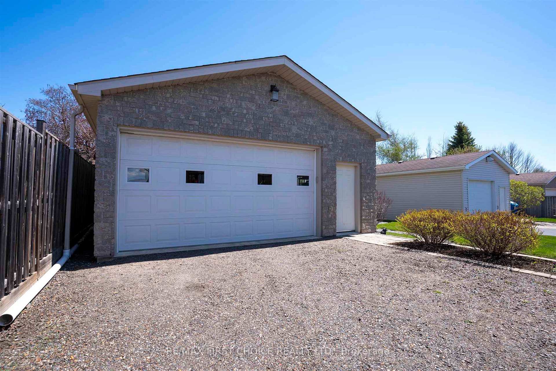 Photo 3 of 159 Saxon Drive, Thunder Bay, John Street North — HOMEH