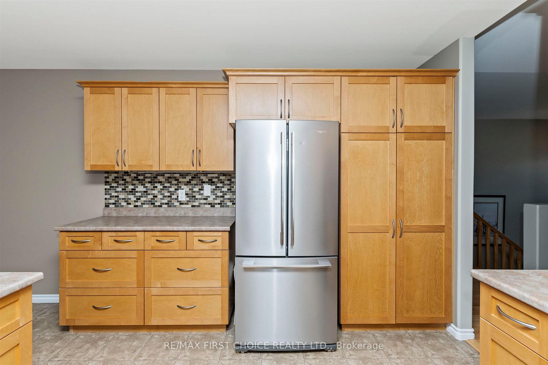 Photo 12 of 159 Saxon Drive, Thunder Bay, John Street North — HOMEH