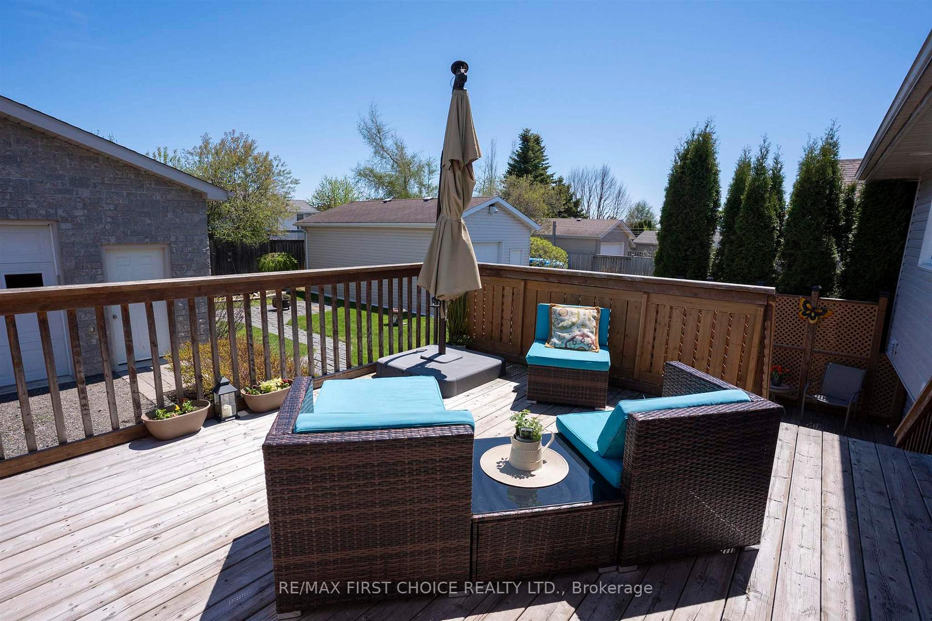 Photo 37 of 159 Saxon Drive, Thunder Bay, John Street North — HOMEH