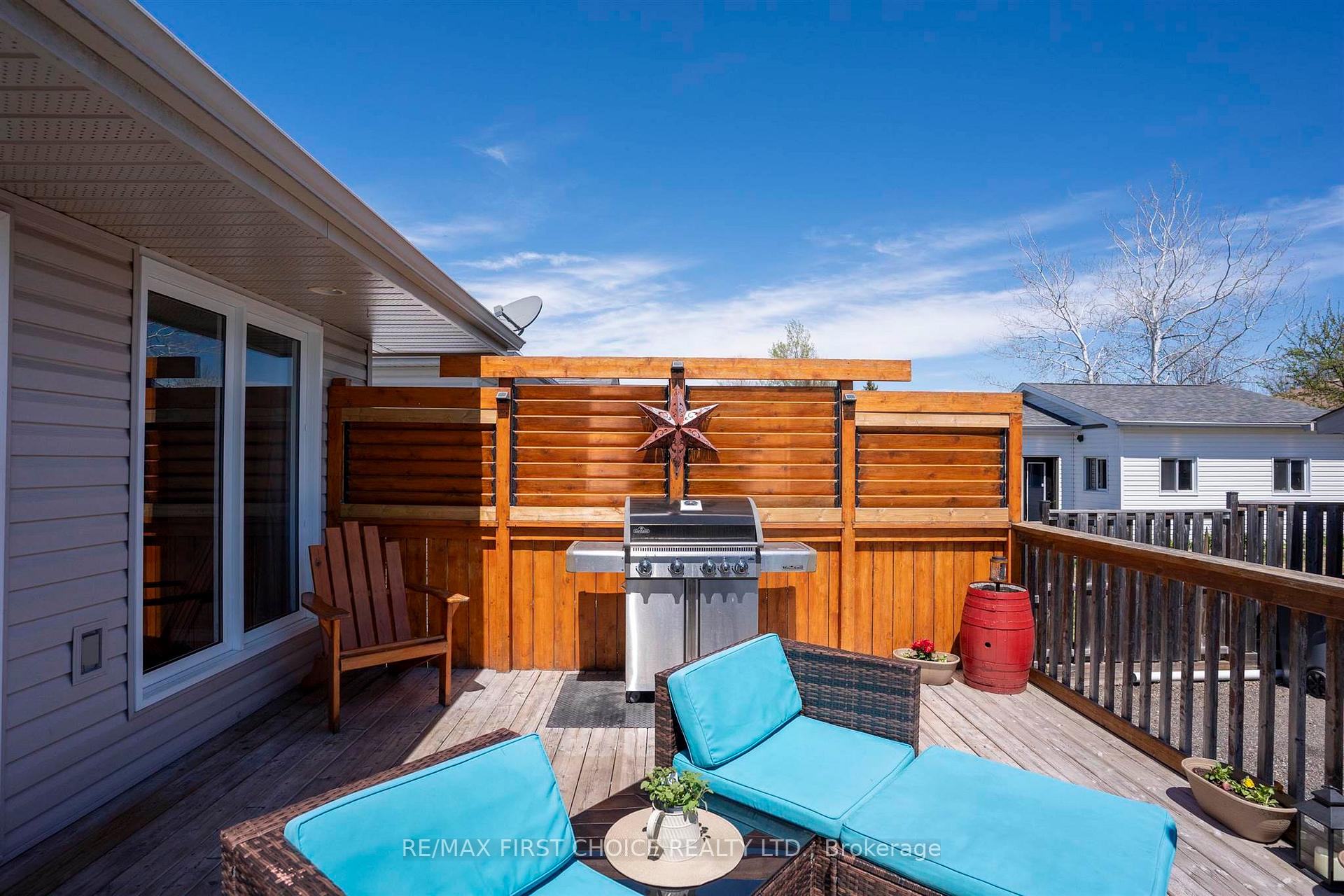 Photo 38 of 159 Saxon Drive, Thunder Bay, John Street North — HOMEH