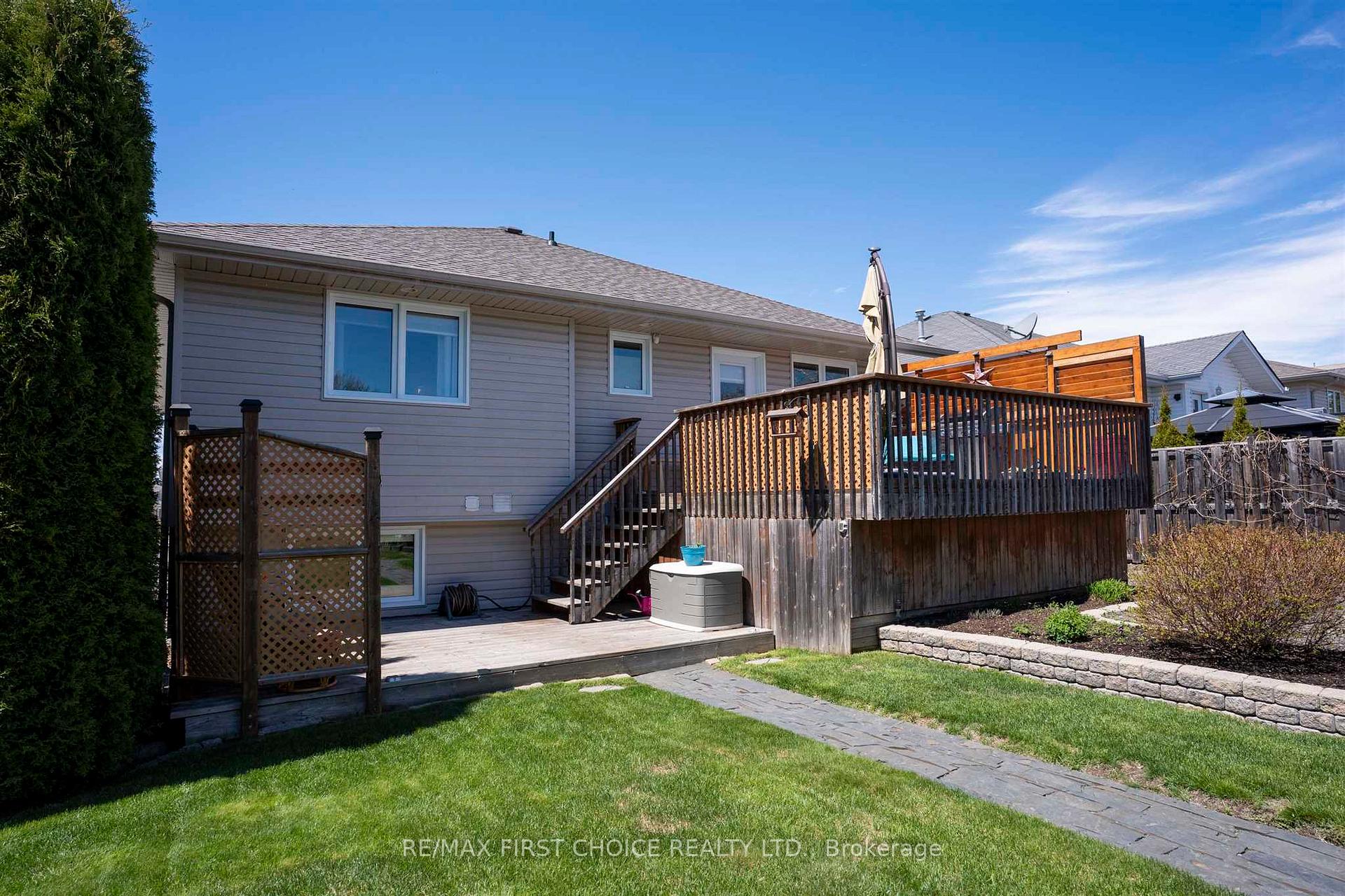 Photo 42 of 159 Saxon Drive, Thunder Bay, John Street North — HOMEH