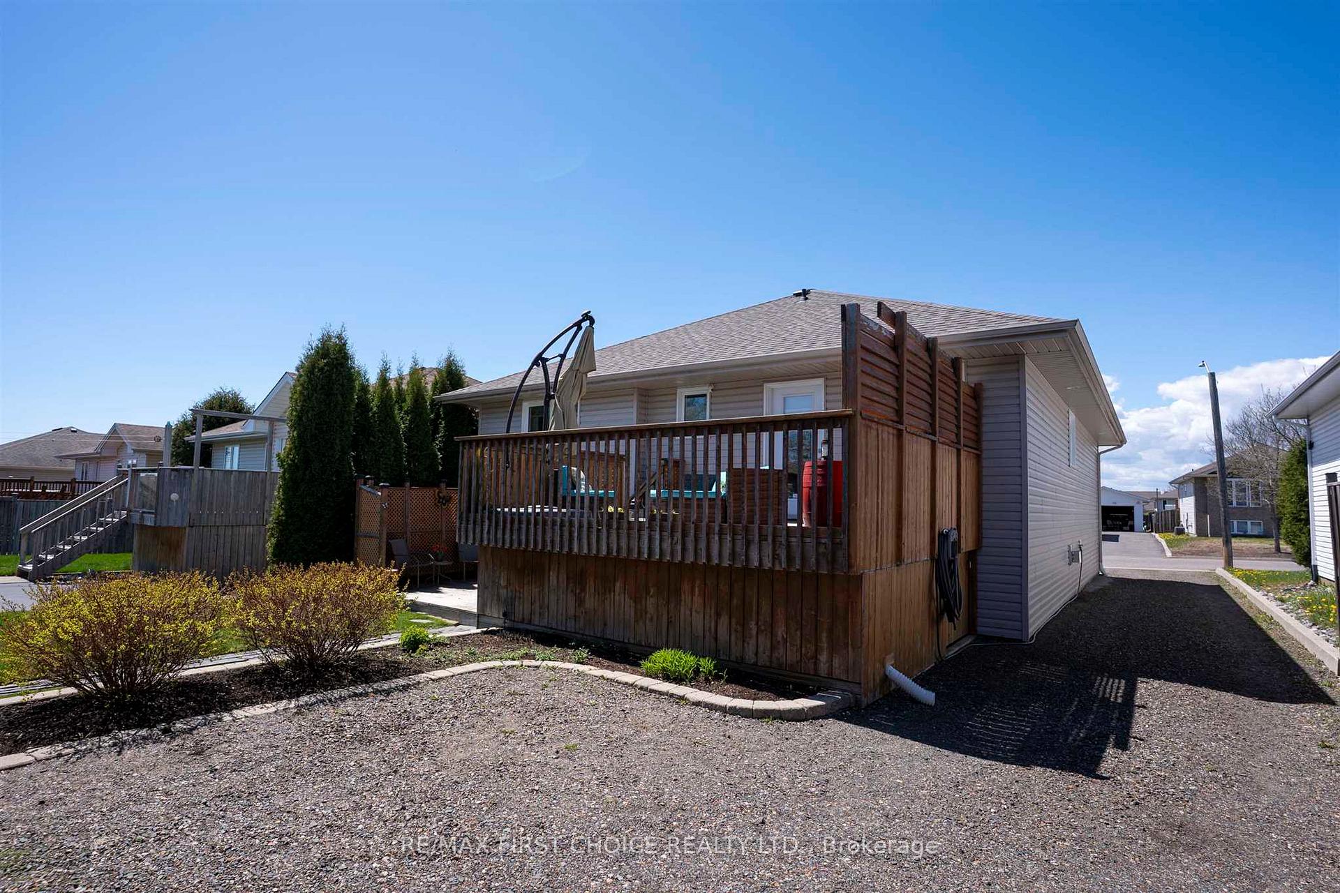 Photo 45 of 159 Saxon Drive, Thunder Bay, John Street North — HOMEH