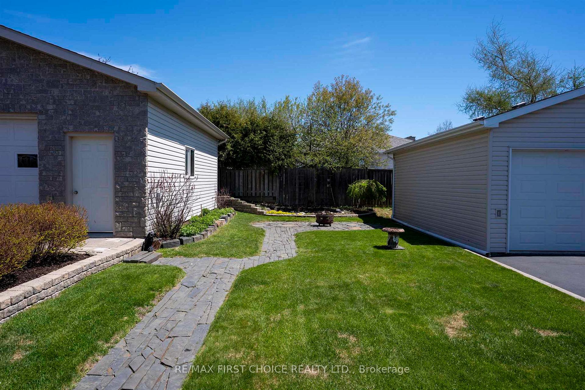 Photo 47 of 159 Saxon Drive, Thunder Bay, John Street North — HOMEH