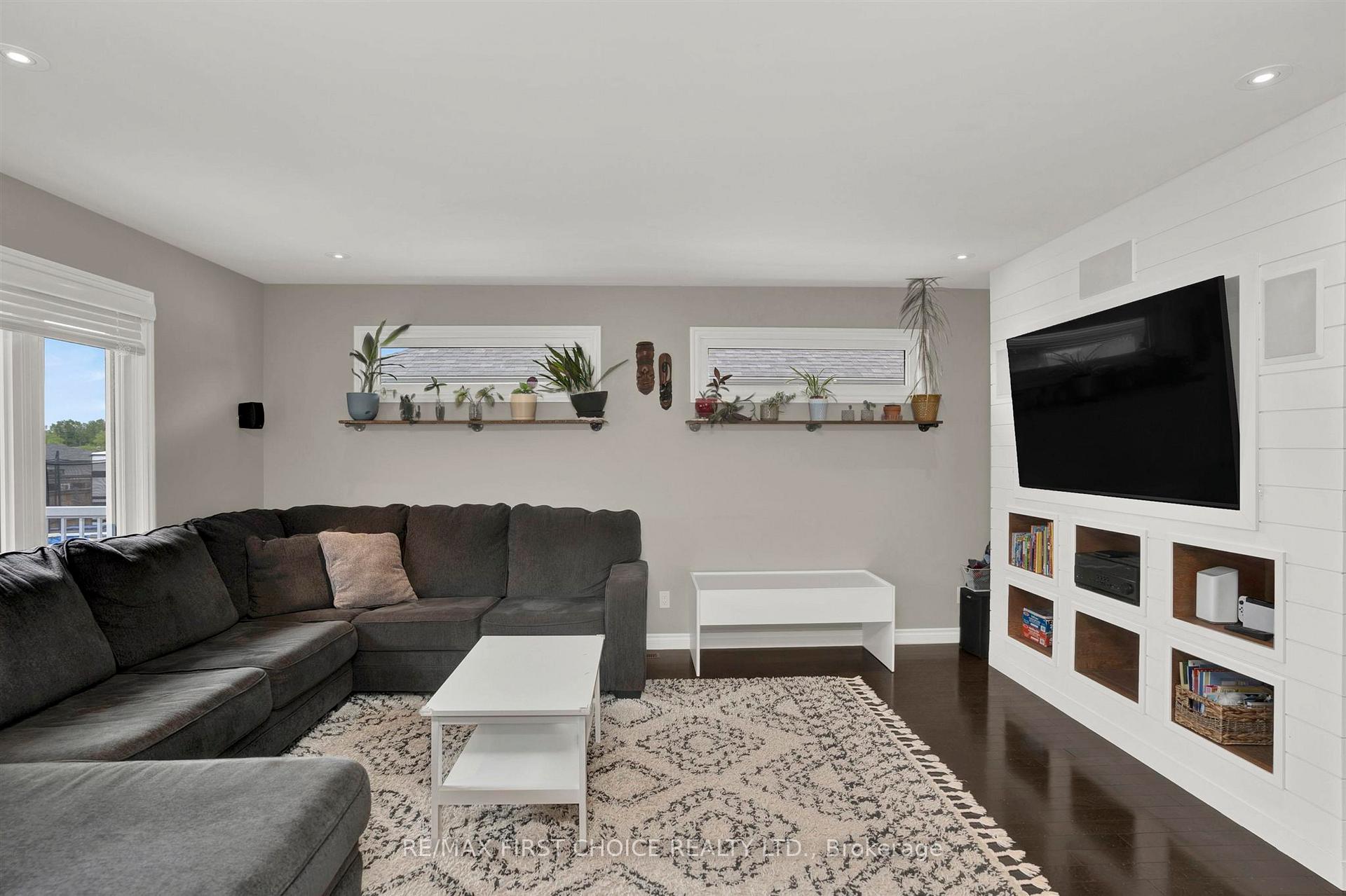 Photo 8 of 470 Gemstone Drive, Thunder Bay, Dawson Heights — HOMEH